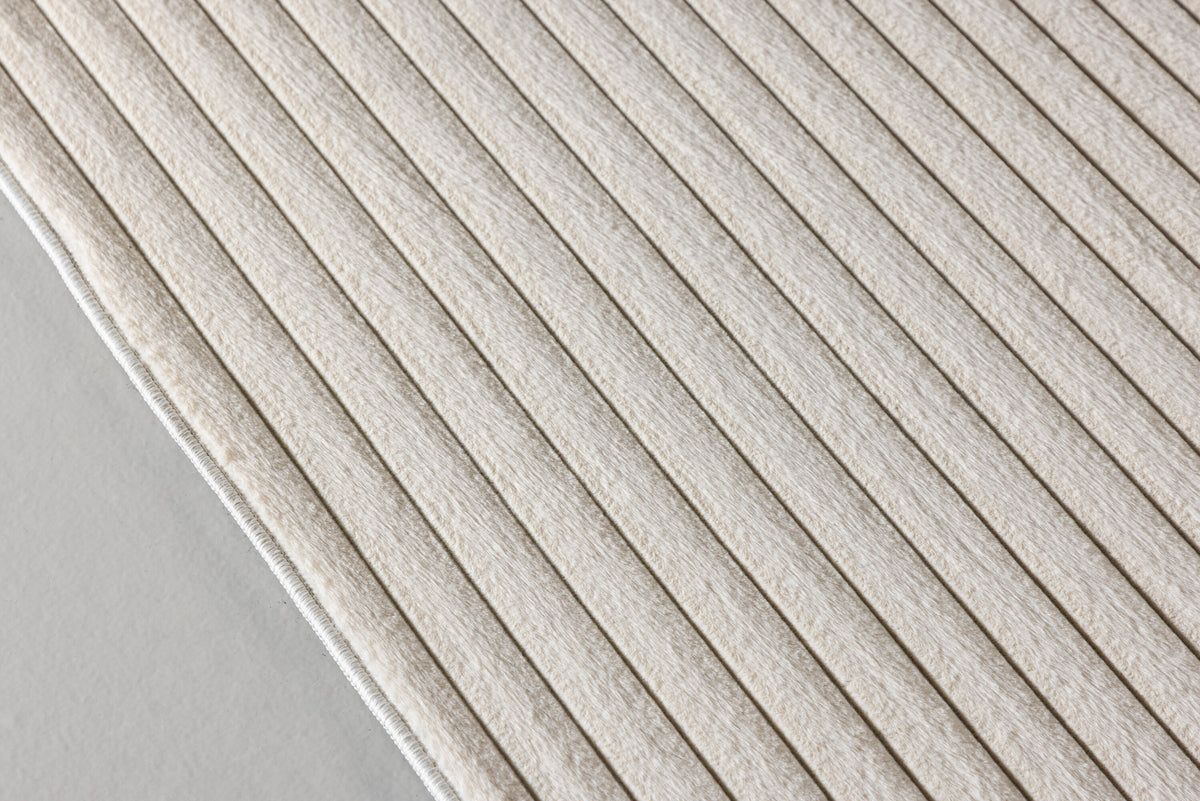 Miller Teppich in Cremefarben präsentiert im Onlineshop von KAQTU Design AG. Teppich ist von Venture Home
