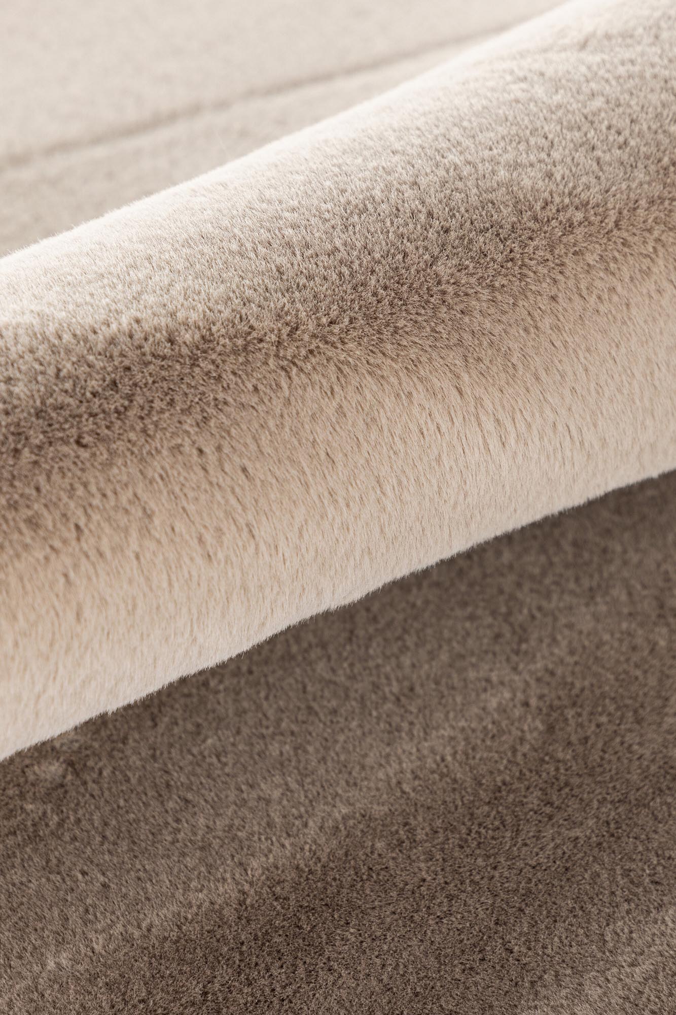 Leni Teppich: Eleganz und Komfort für Ihr stilvolles Zuhause.