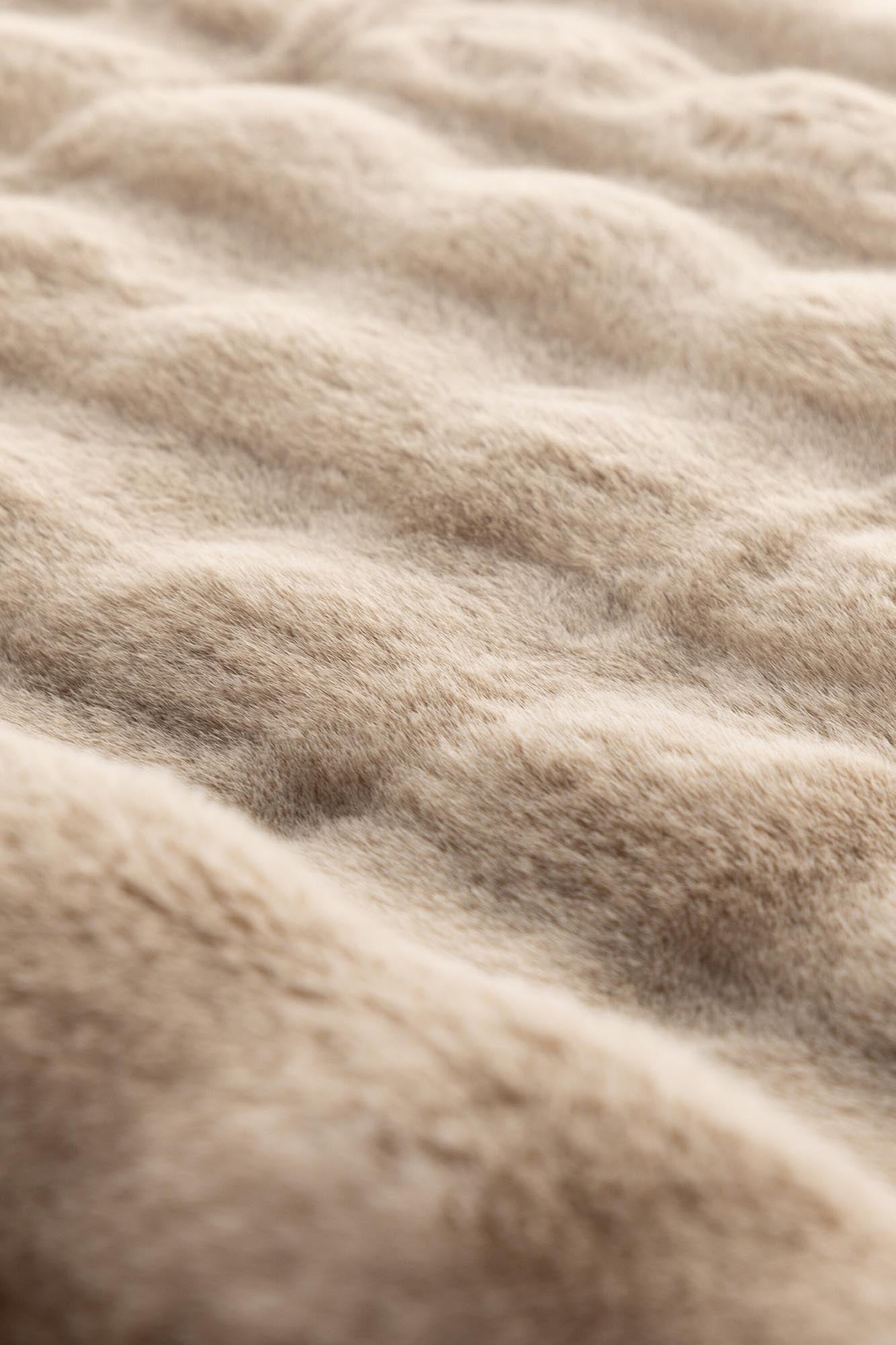 Novis Teppich: Stilvolle Akzente für ein gemütliches Wohnambiente.