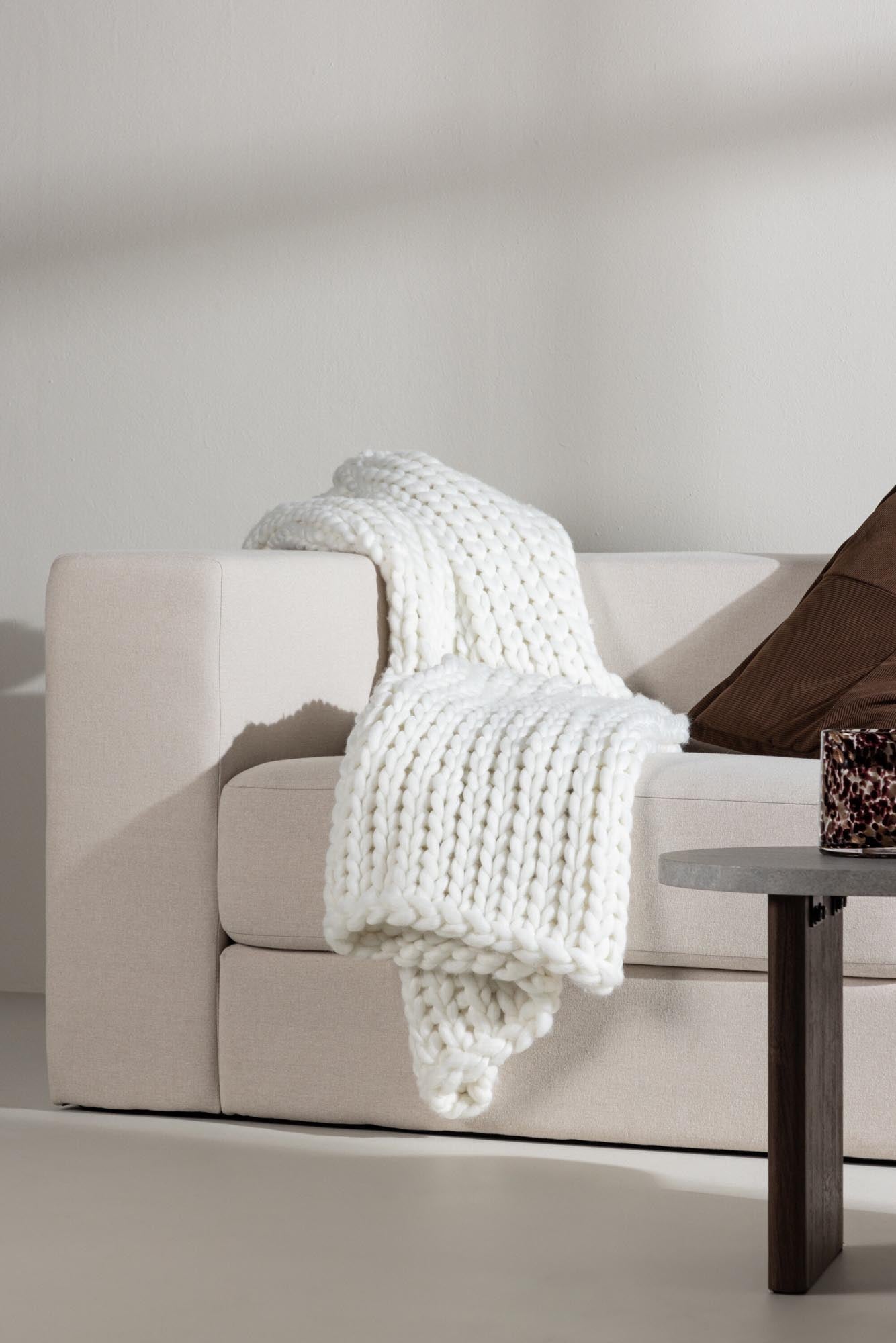 Luxuriöse KATE Decke 130x170 cm in stilvollem Weiss von Venture Home.