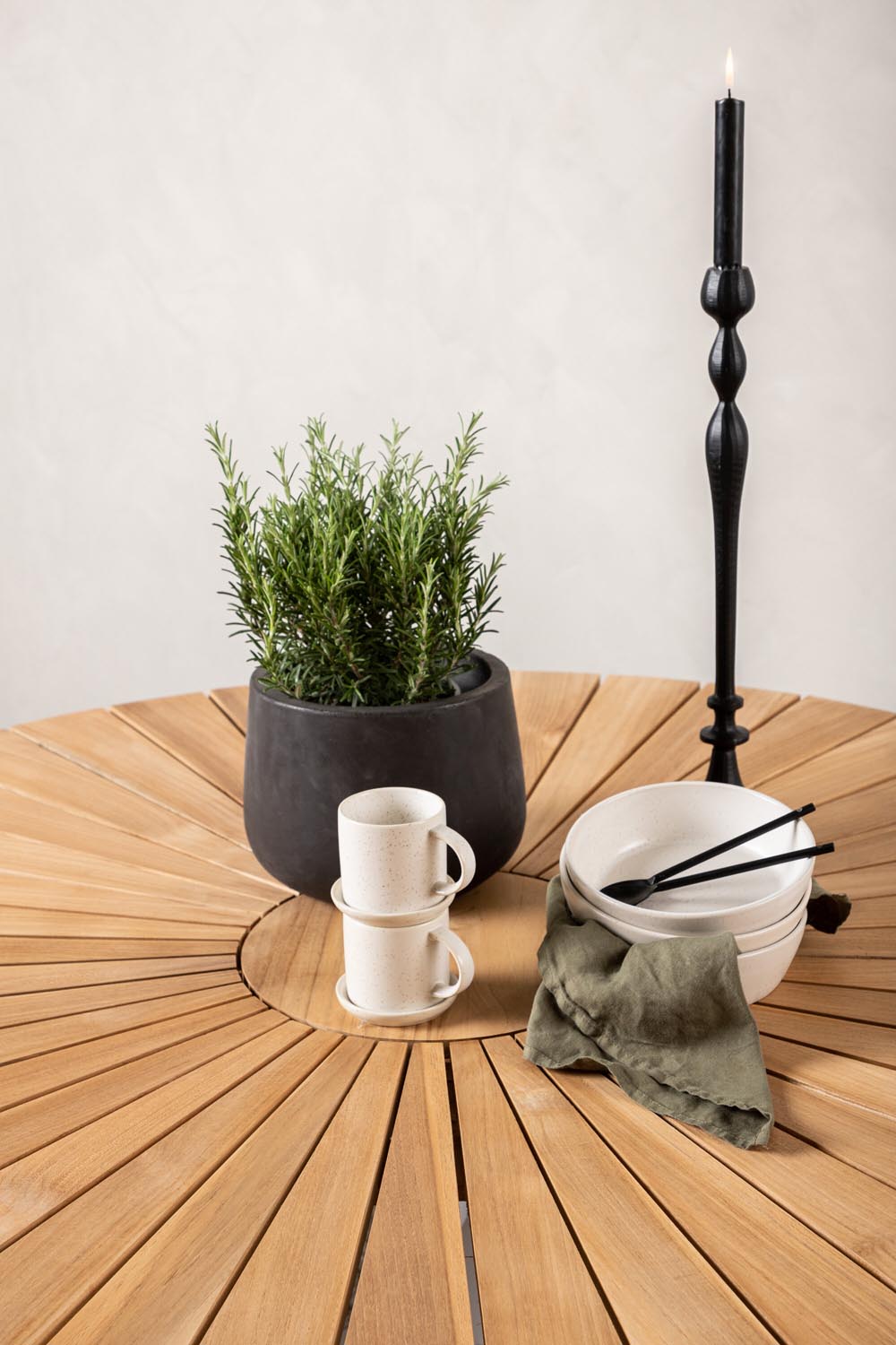 Mexiko Gartentisch in Natur präsentiert im Onlineshop von KAQTU Design AG. Gartentisch ist von Venture Home