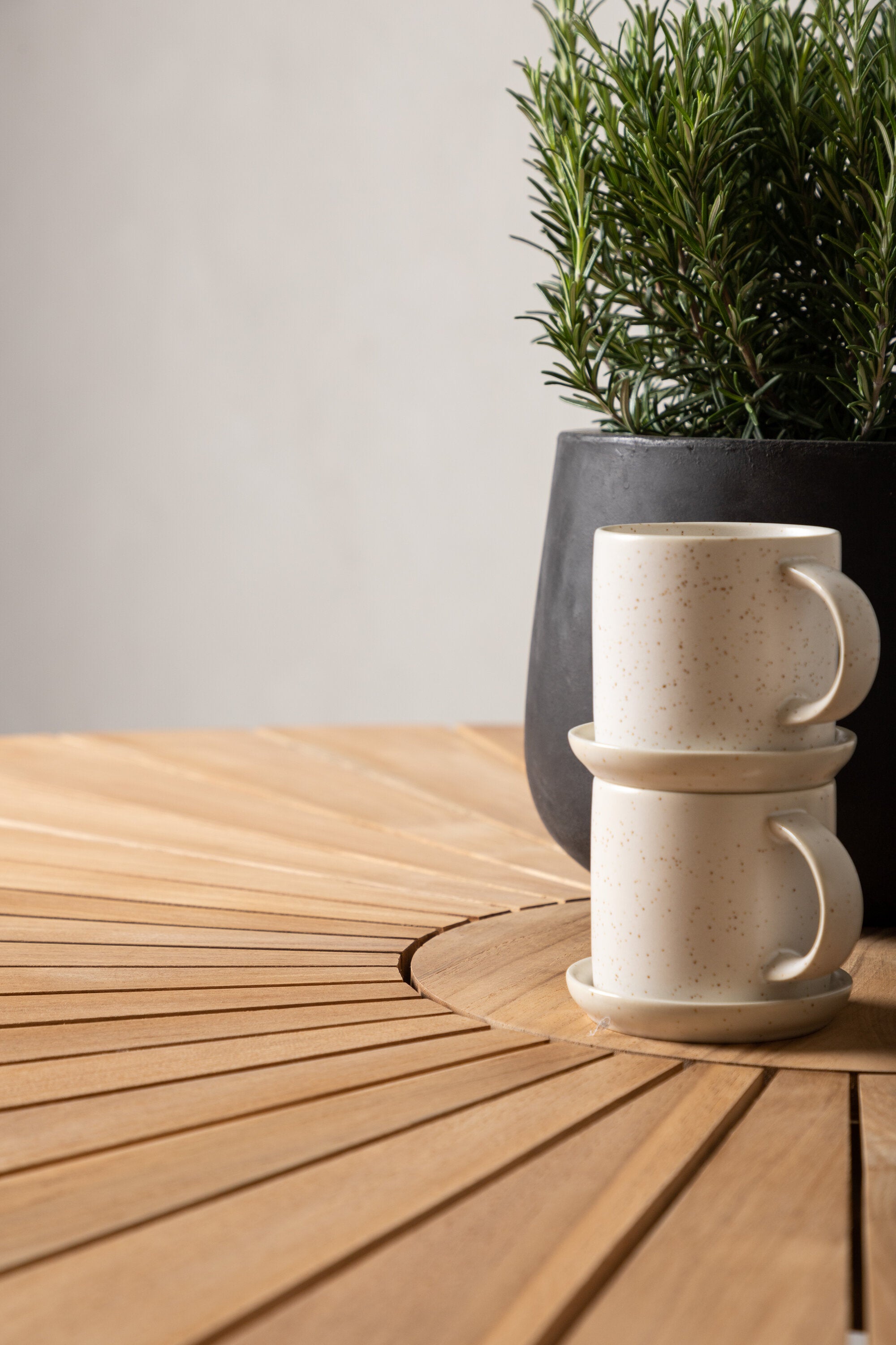 Mexiko Gartentisch in Natur präsentiert im Onlineshop von KAQTU Design AG. Gartentisch ist von Venture Home