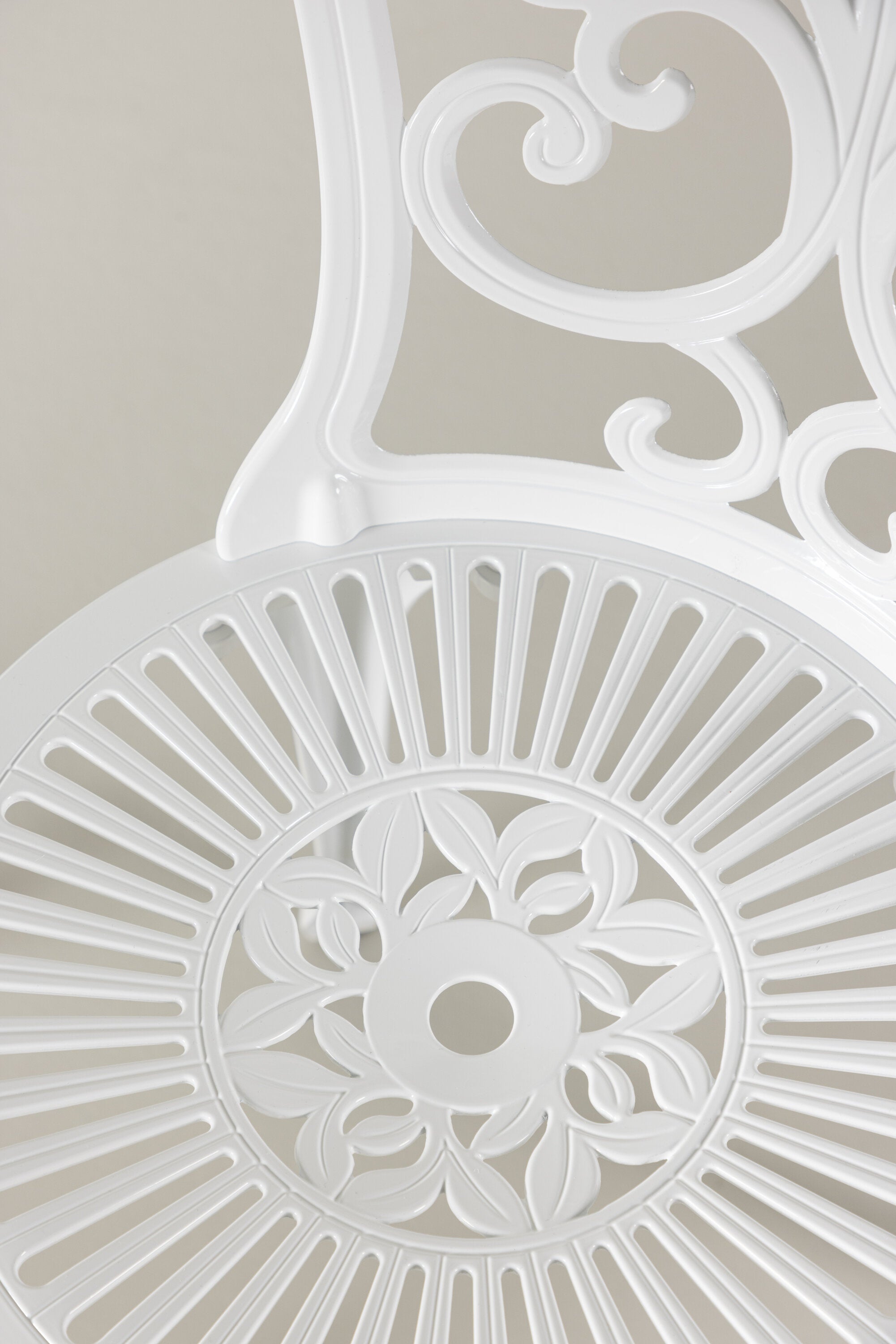 Nandin Tisch Set in Weiss / Weiss präsentiert im Onlineshop von KAQTU Design AG. Gartentischset ist von Venture Home