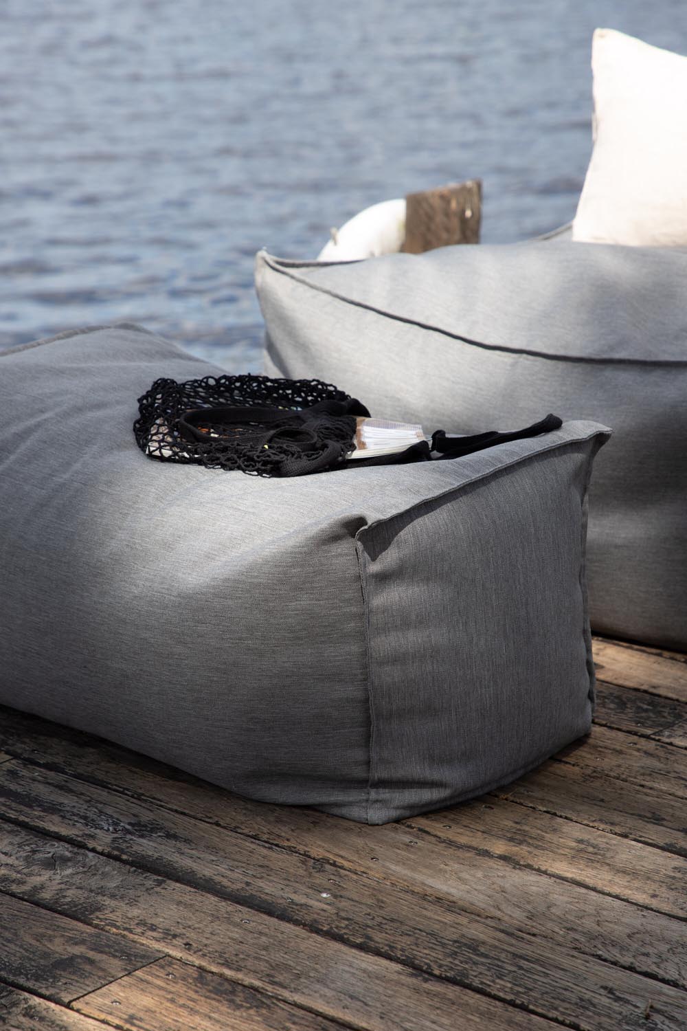 Beiger Pouf Redang Ottoman von Venture Home aus Olefin mit kompakter, rechteckiger Form, geeignet für den Aussenbereich auf Terrasse oder Balkon
