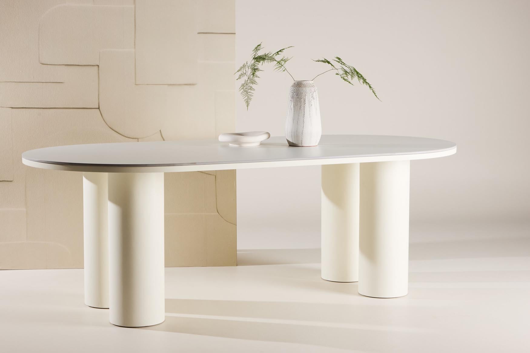 Eleganter Havstenssund Esstisch 110x220 von Vind für Ihr Esszimmer.