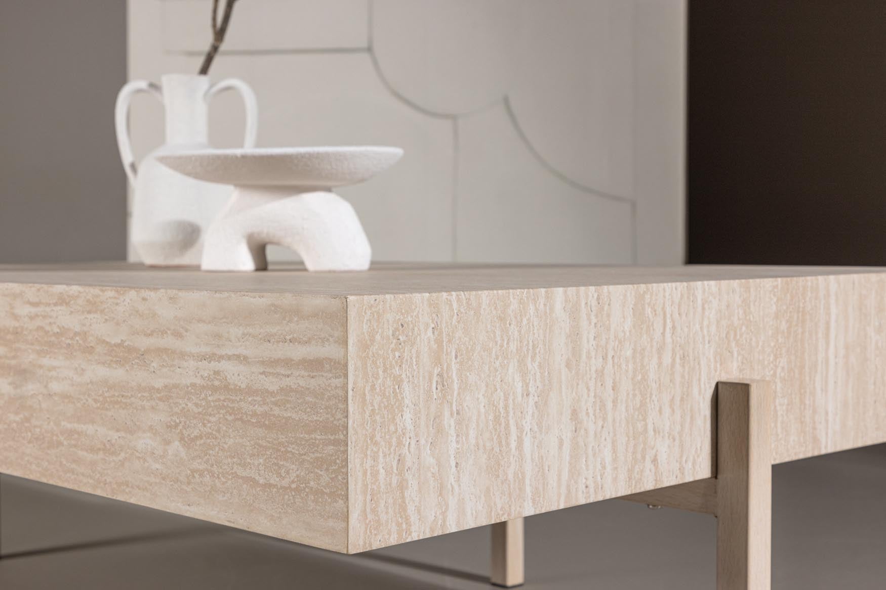 Vadholmen Sofatisch 76x130 von Vind: Eleganter Beistelltisch für modernes Wohnen, ideal für Getränke und Dekoration.