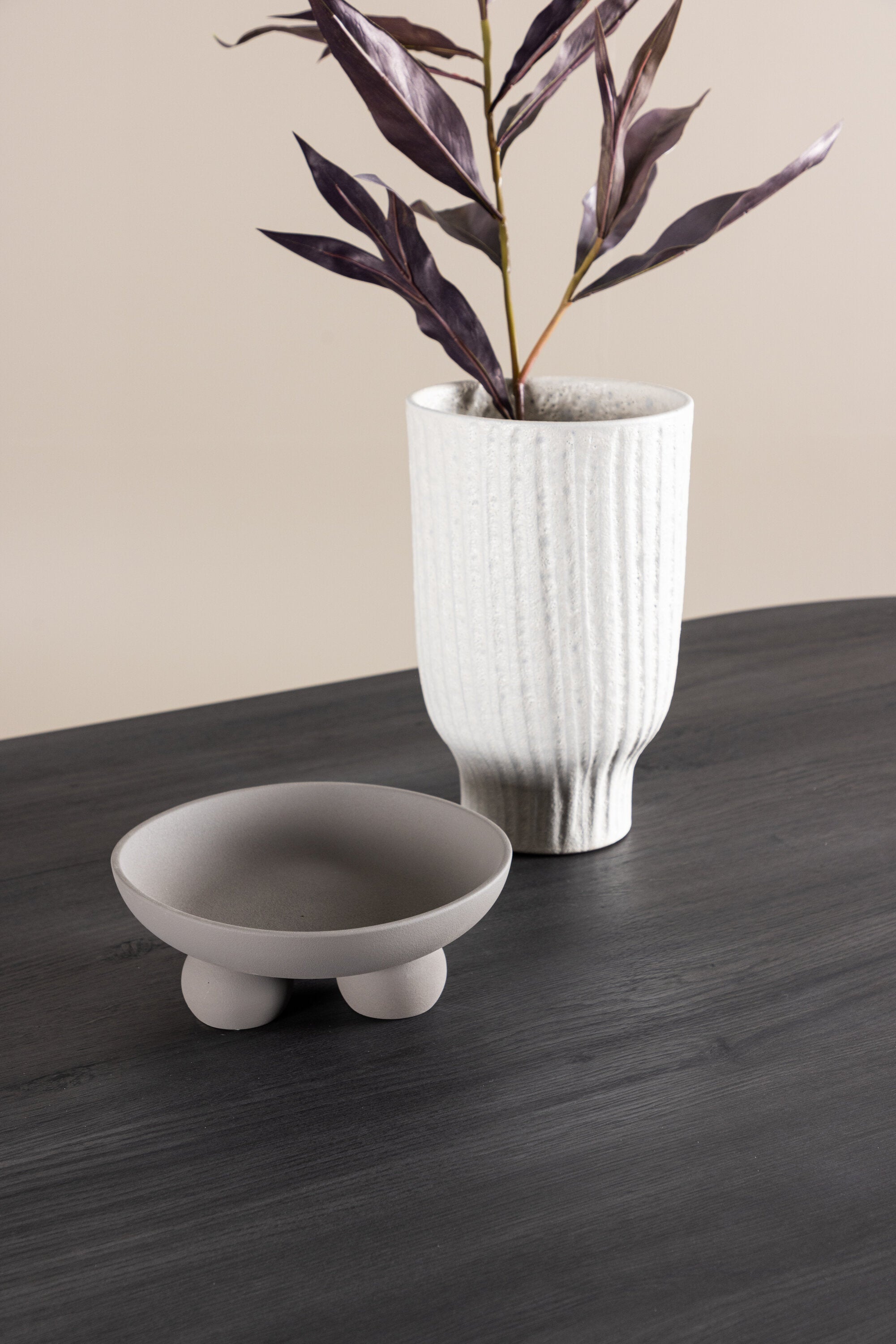Grundsund Esstisch 130x220 in Black präsentiert im Onlineshop von KAQTU Design AG. Esstisch ist von Vind