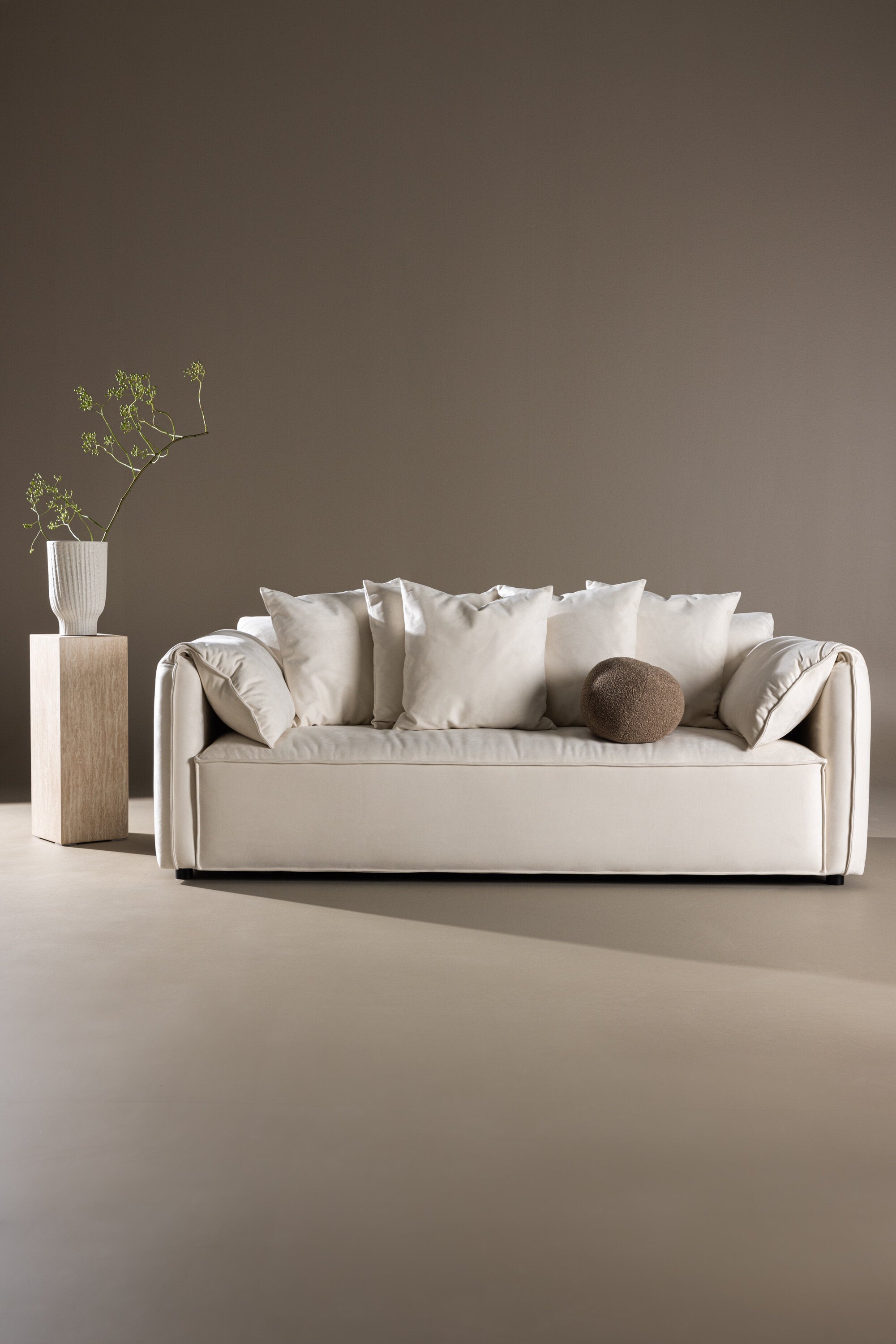 Torekov 3 Seater Sofa in Beige Mocca Look präsentiert im Onlineshop von KAQTU Design AG. 3er Sofa ist von Vind