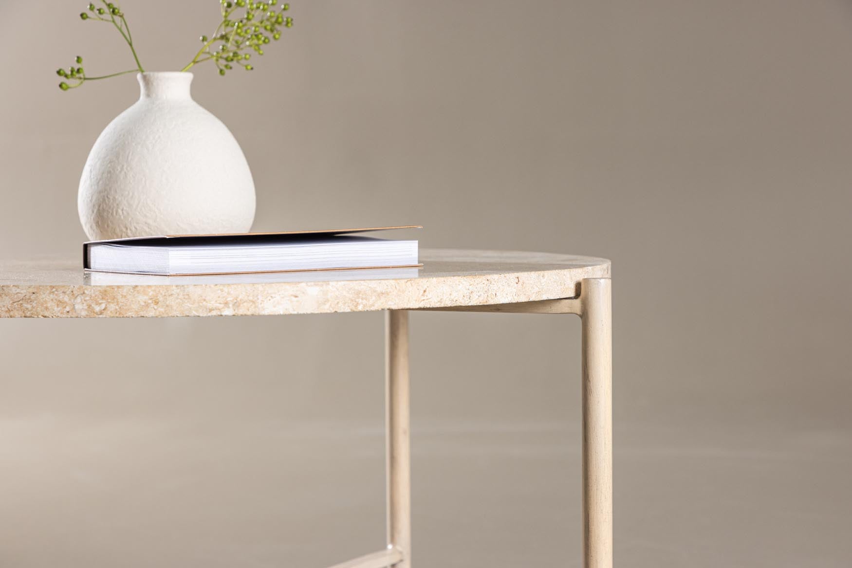 Sandhamn Sofatisch in Mactan / Beige präsentiert im Onlineshop von KAQTU Design AG. Beistelltisch ist von Vind