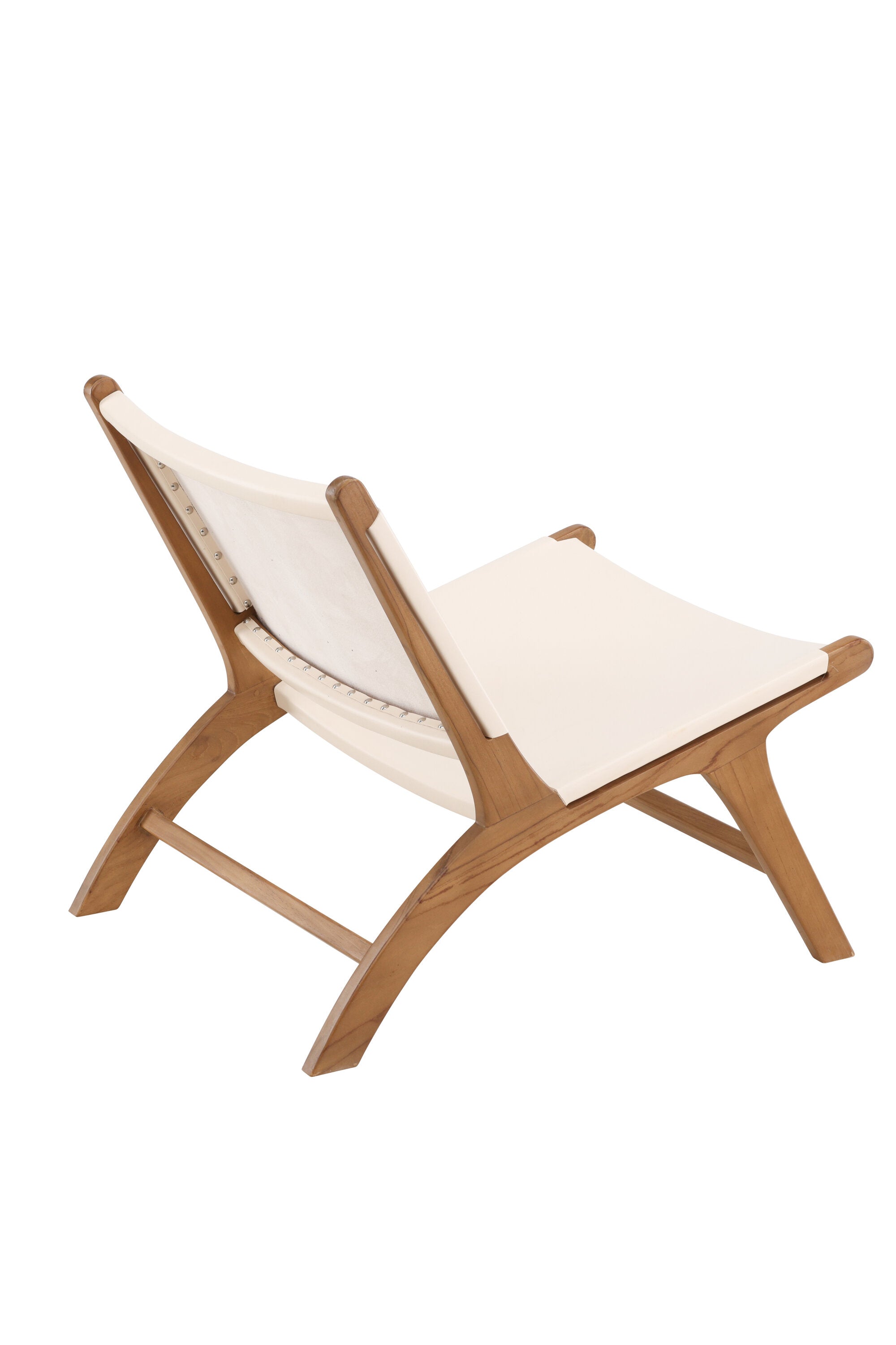 Der Rike Lounge Chair von Vind kombiniert elegantes Design mit hochwertigem PU-Leder und Teakholz, ideal für jeden Wohnraum.