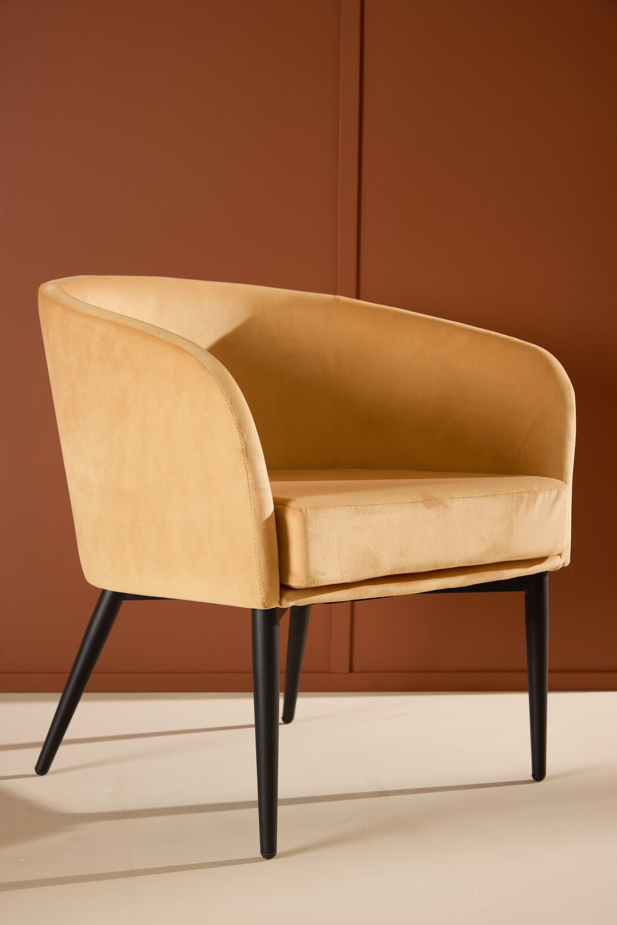 Fluffy Arm Chair in Gelb präsentiert im Onlineshop von KAQTU Design AG. Sessel ist von Venture Home