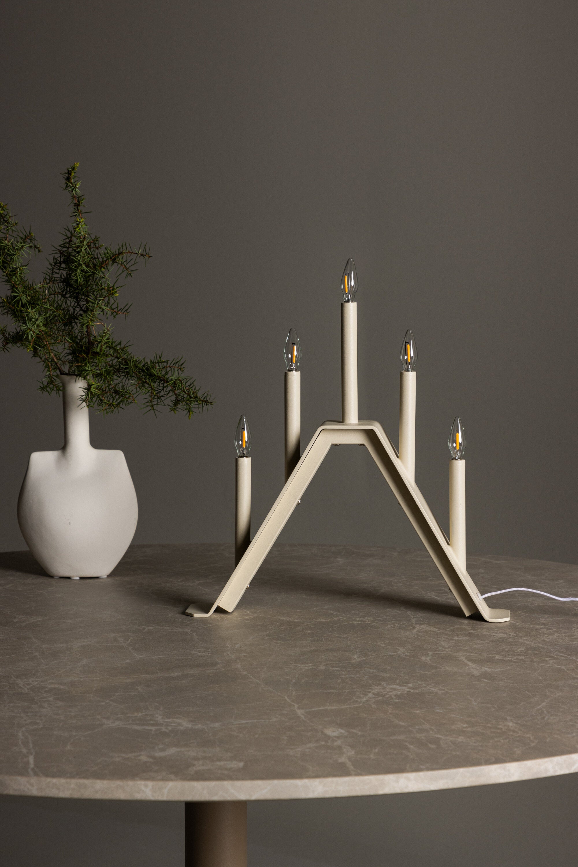 Åre Tischleuchte in Beige präsentiert im Onlineshop von KAQTU Design AG. Tischleuchte ist von Venture Home