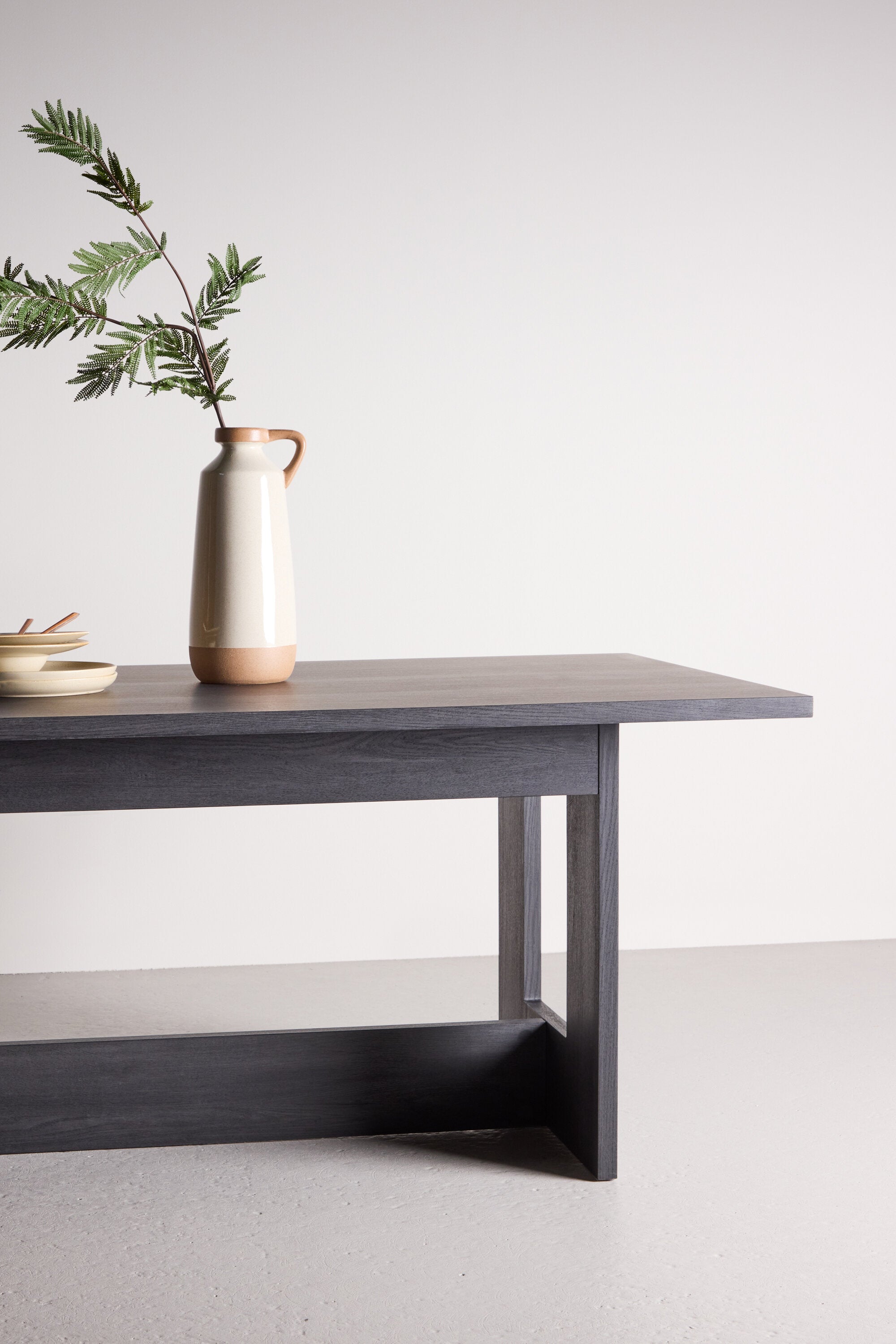 Esstisch Milly in Schwarz präsentiert im Onlineshop von KAQTU Design AG. Esstisch ist von Venture Home
