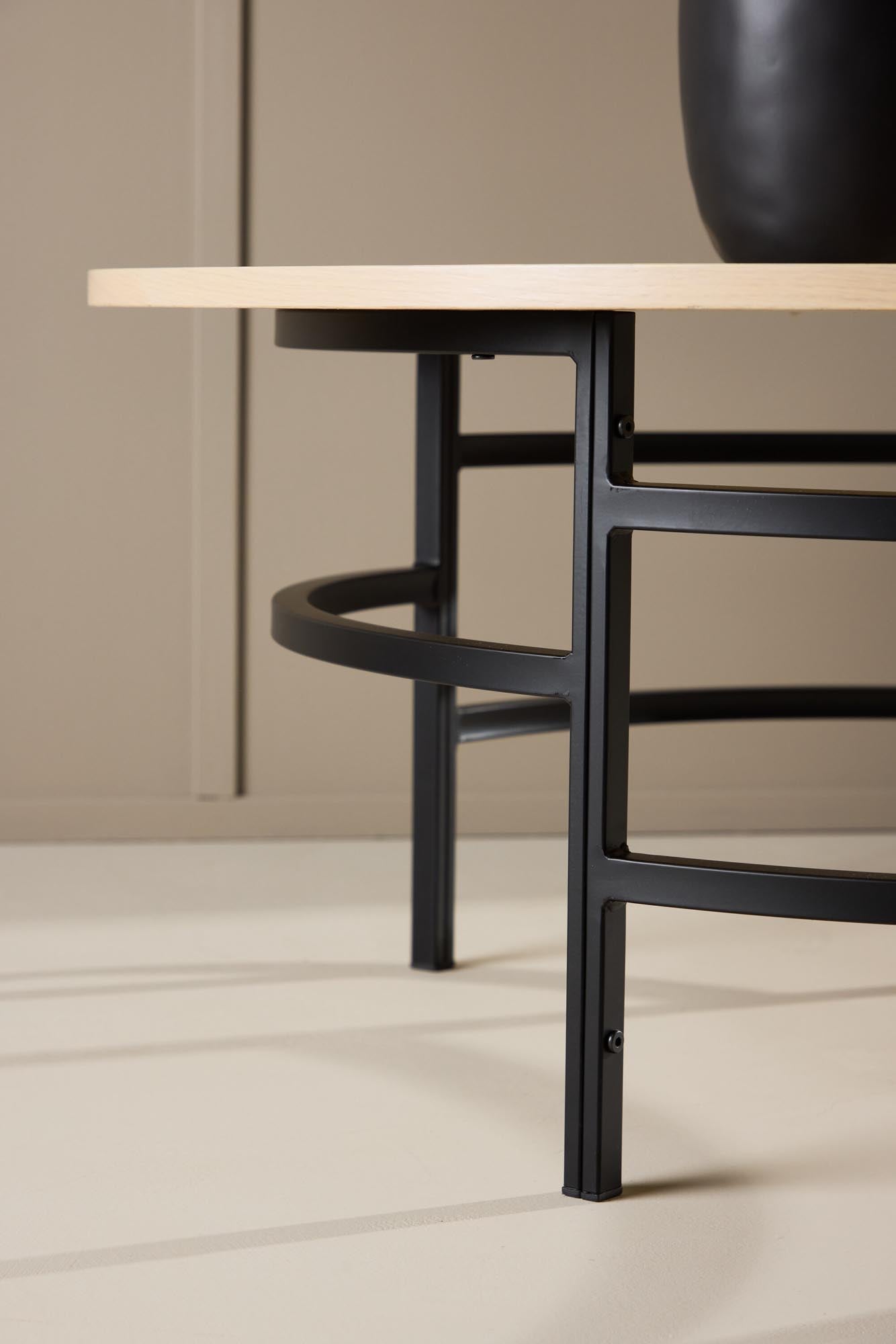 Moderner Sofatisch mit skandinavischem Design, gefertigt aus hochwertigen Materialien, ideal für stilvolle Wohnräume.