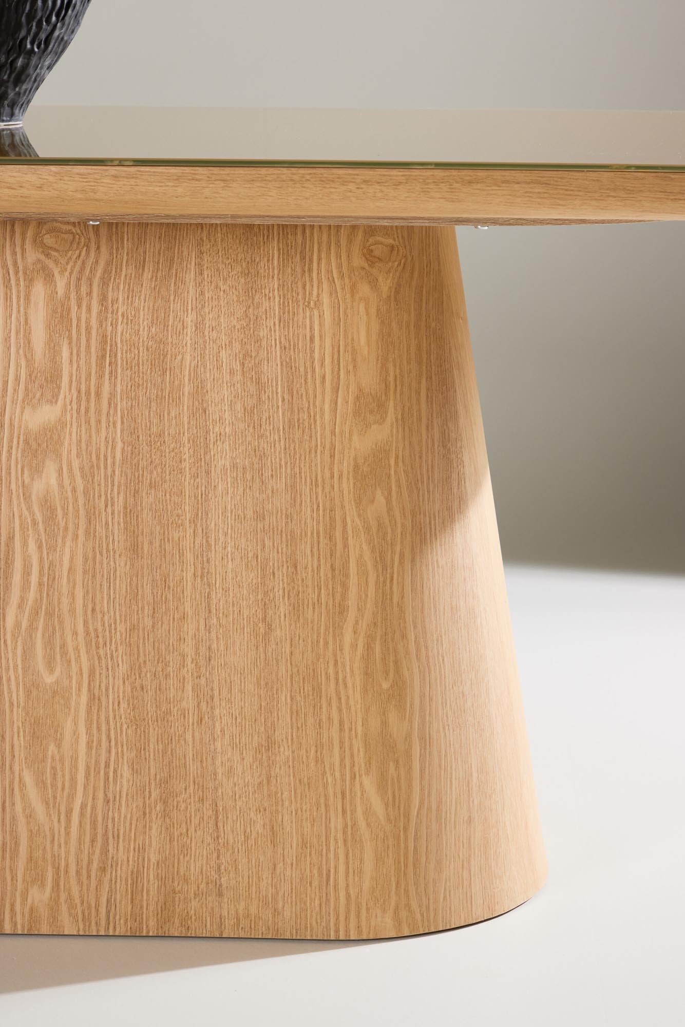 Eleganter ovaler Esstisch Castor von Venture Home, ideal für moderne Wohnräume, verbindet Stil und Funktionalität harmonisch.