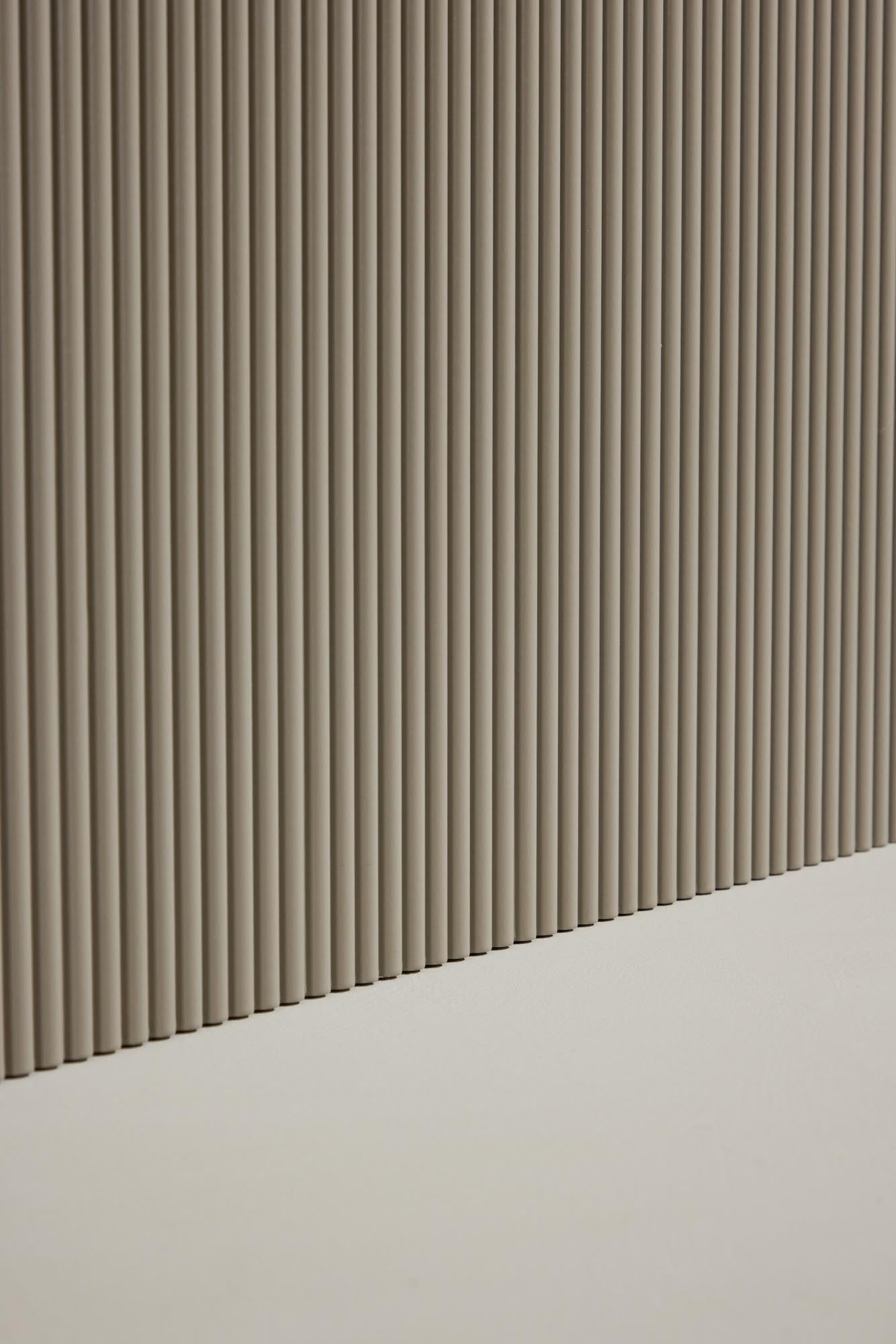 Eleganter Lenox Beistelltisch von Venture Home, modernes Design, perfekt für Wohn- oder Schlafzimmer, praktisch und platzsparend.