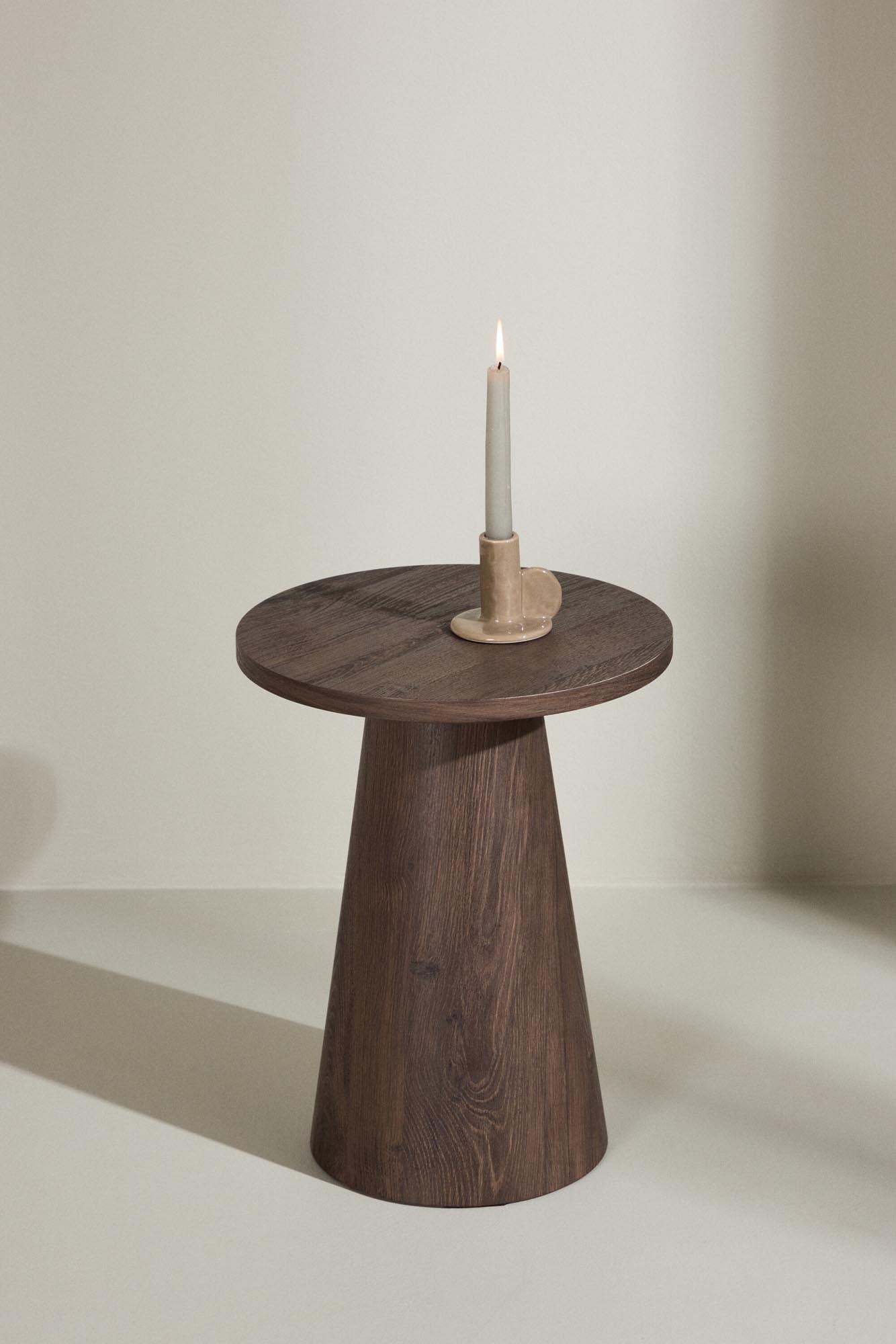 Eleganter Lanzo Beistelltisch φ35 von Venture Home, perfekt für moderne Wohnräume, kombiniert Stil und praktische Nutzung.