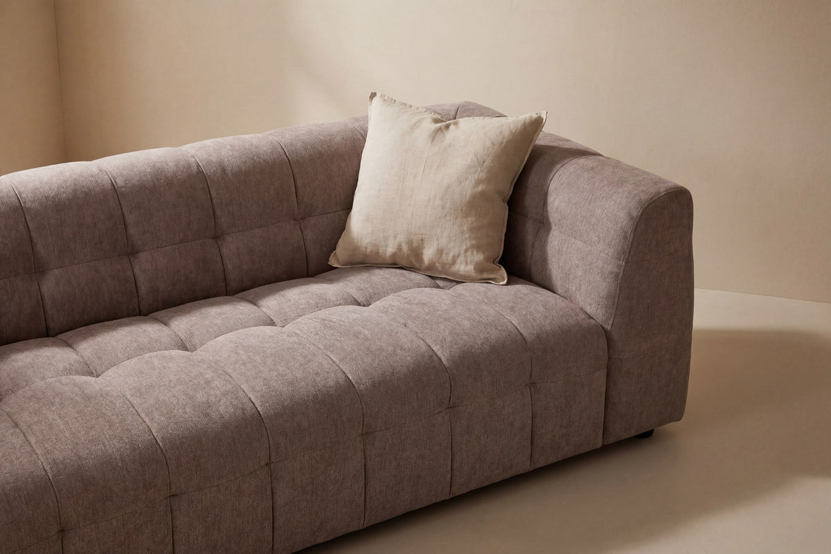 Malou 3-Sitzer-Sofa in Braun präsentiert im Onlineshop von KAQTU Design AG. 3er Sofa ist von Venture Home