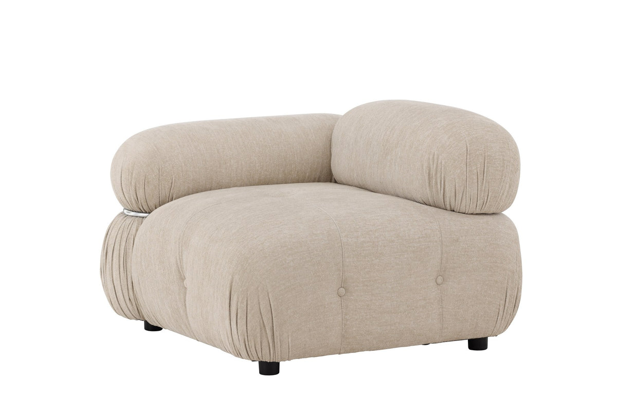 Mika Sofa Modul von Venture Home in Beige: gepolstertes Sitzelement aus Polyester mit schwarzen Beinen, Teil eines modularen Sofasystems.