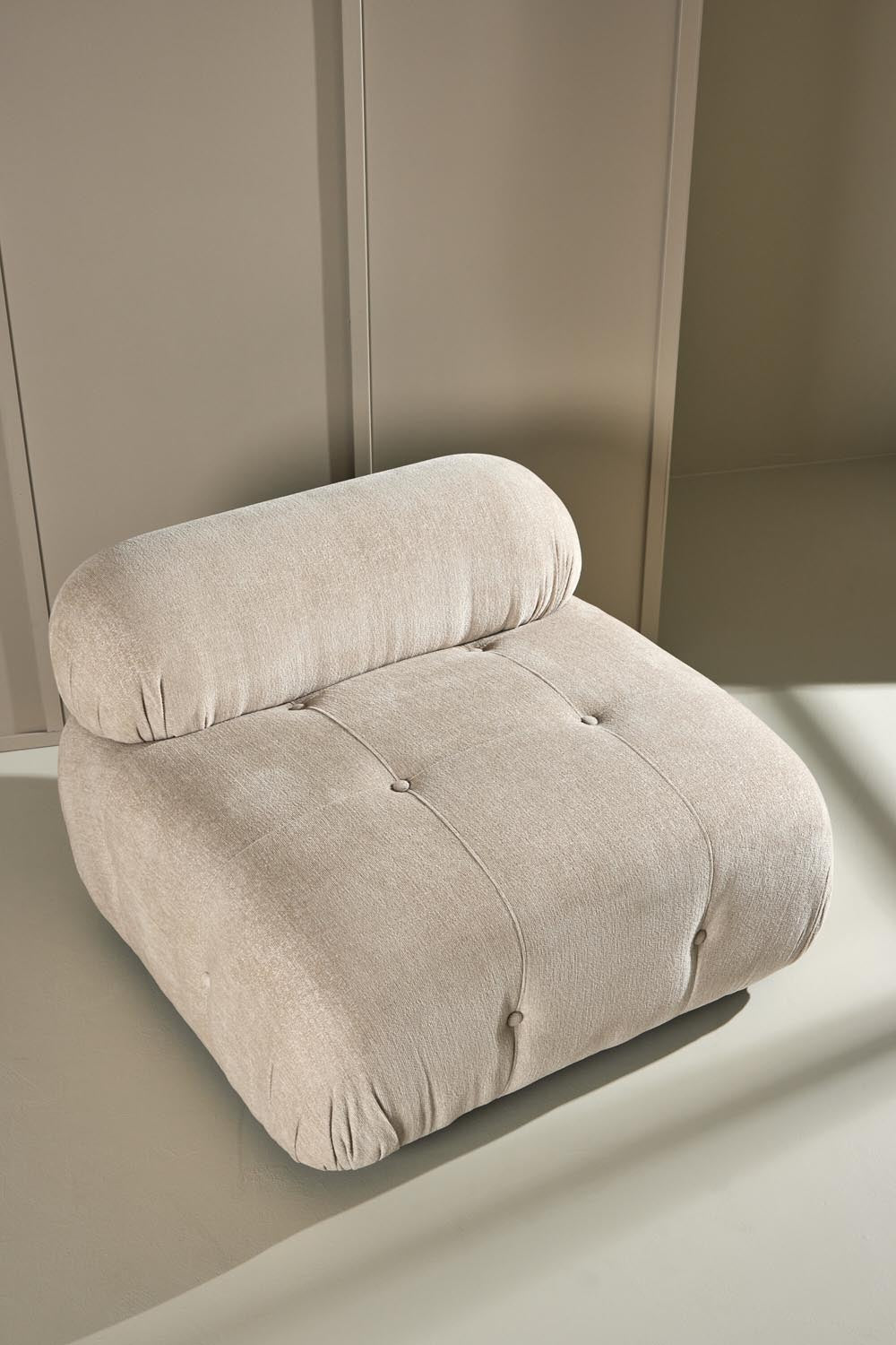 Mika Sofa Modul in Beige präsentiert im Onlineshop von KAQTU Design AG. Modulares Sofa ist von Venture Home