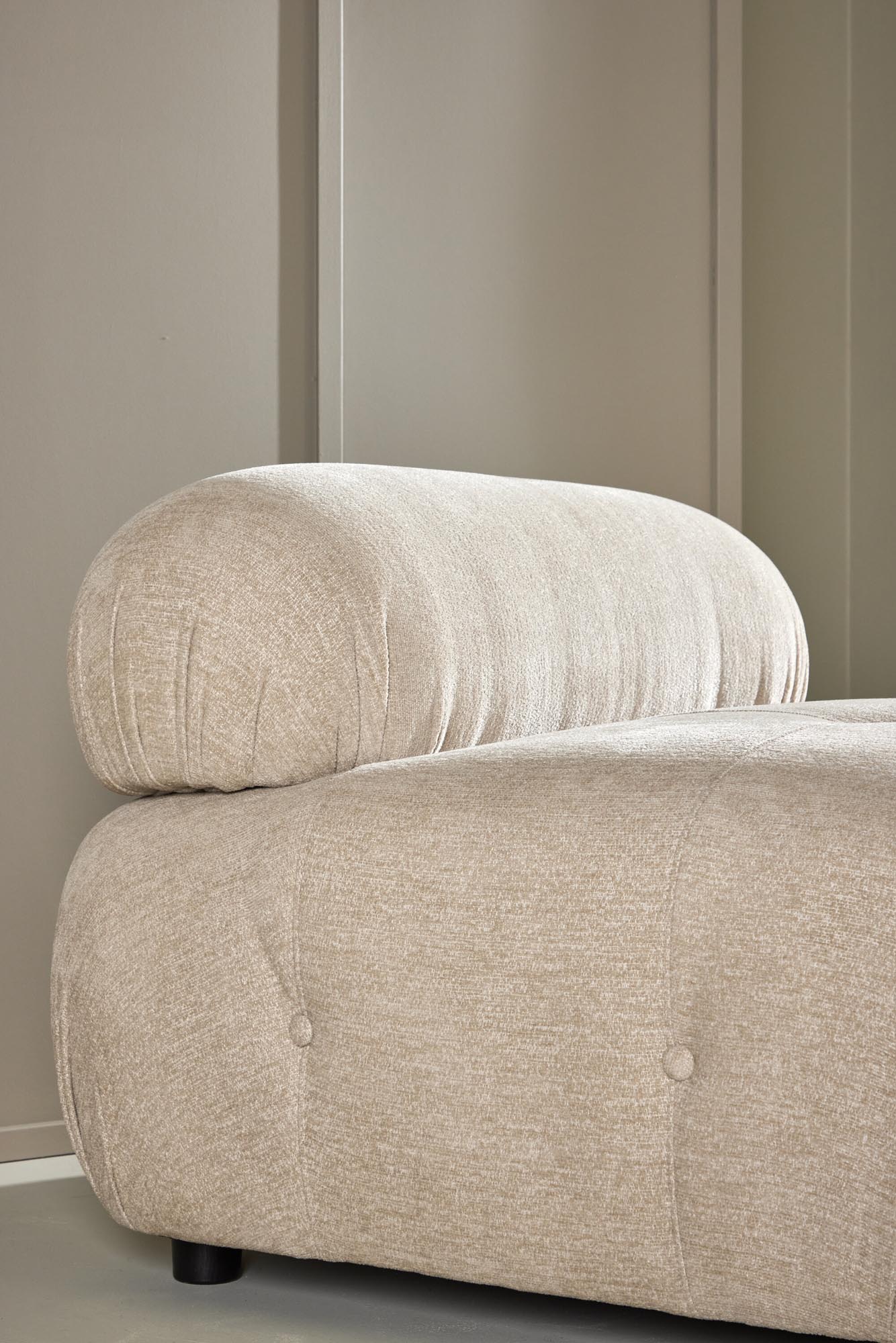 Das Mika Sofa Modul von Venture Home vereint stilvolles Design, hohen Komfort und vielseitige Anpassungsfähigkeit.