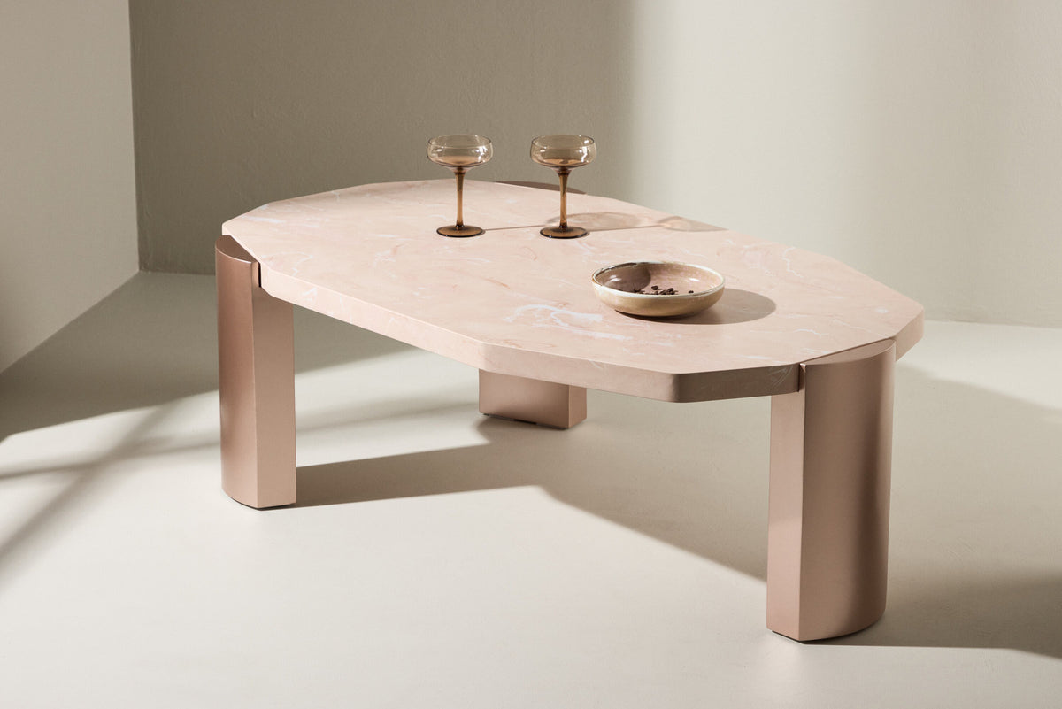 Kres Sofatisch 125x70.5 in Gold/ Rosa/Marmoroptik präsentiert im Onlineshop von KAQTU Design AG. Beistelltisch ist von Venture Home