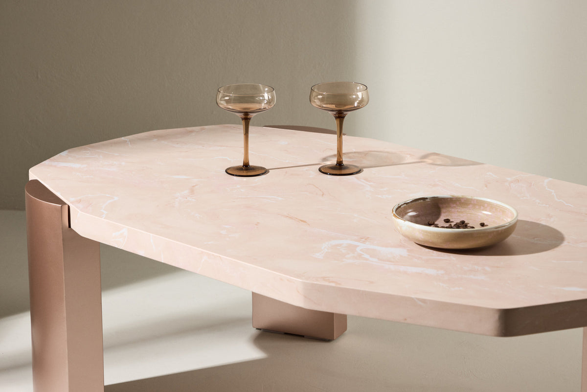 Kres Sofatisch 125x70.5 in Gold/ Rosa/Marmoroptik präsentiert im Onlineshop von KAQTU Design AG. Beistelltisch ist von Venture Home