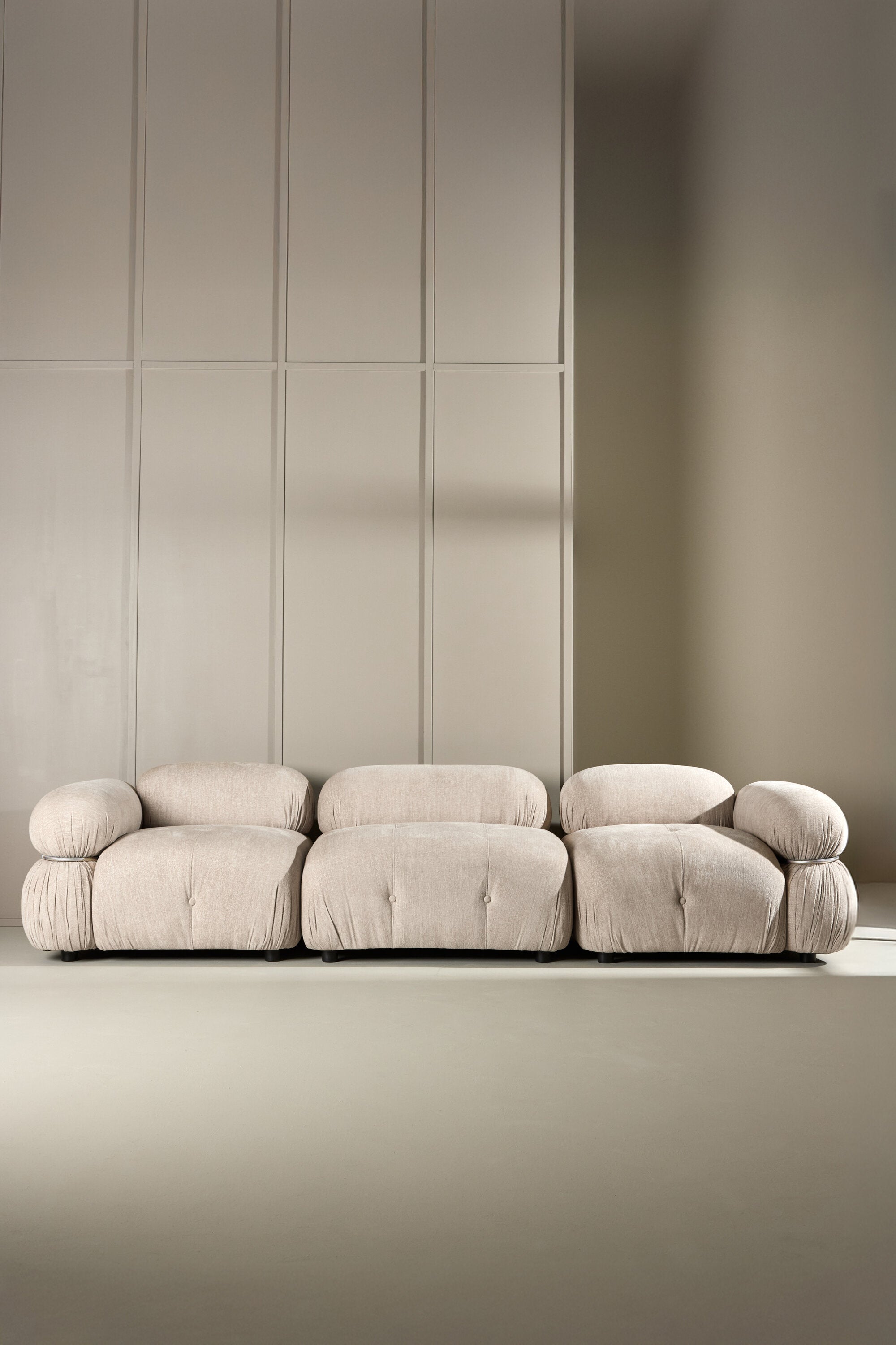 Mika Sofa Modul in Beige präsentiert im Onlineshop von KAQTU Design AG. Modulares Sofa ist von Venture Home