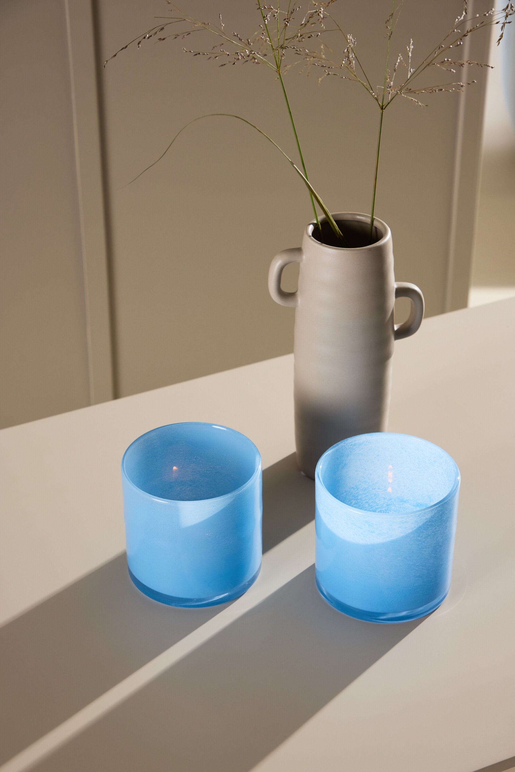Olivia Sofatisch in Beige präsentiert im Onlineshop von KAQTU Design AG. Beistelltisch ist von Venture Home