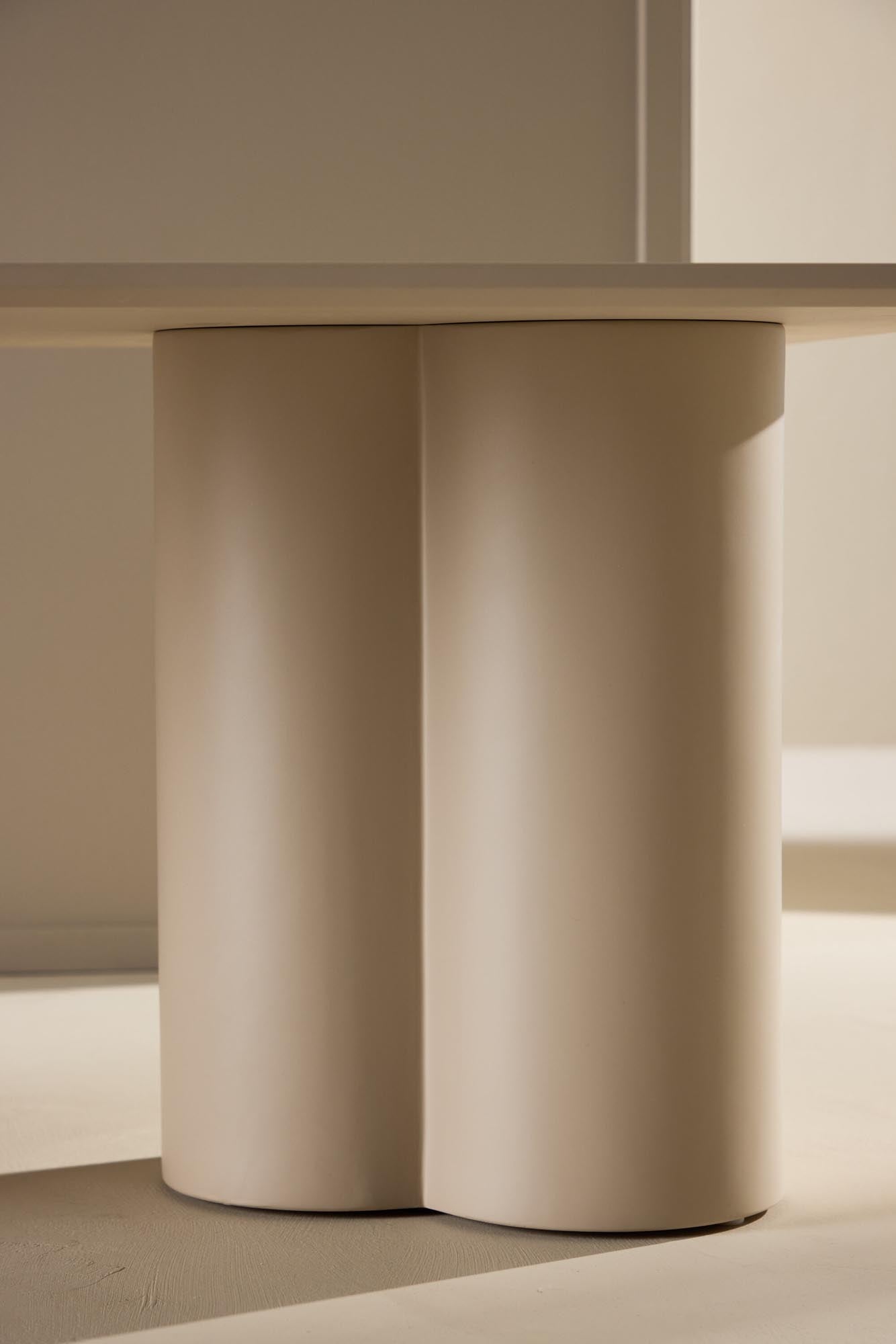 Moderner Olivia Sofatisch von Venture Home, stilvolles Design, langlebig und funktional, ideal für zeitgemässe Wohnräume.