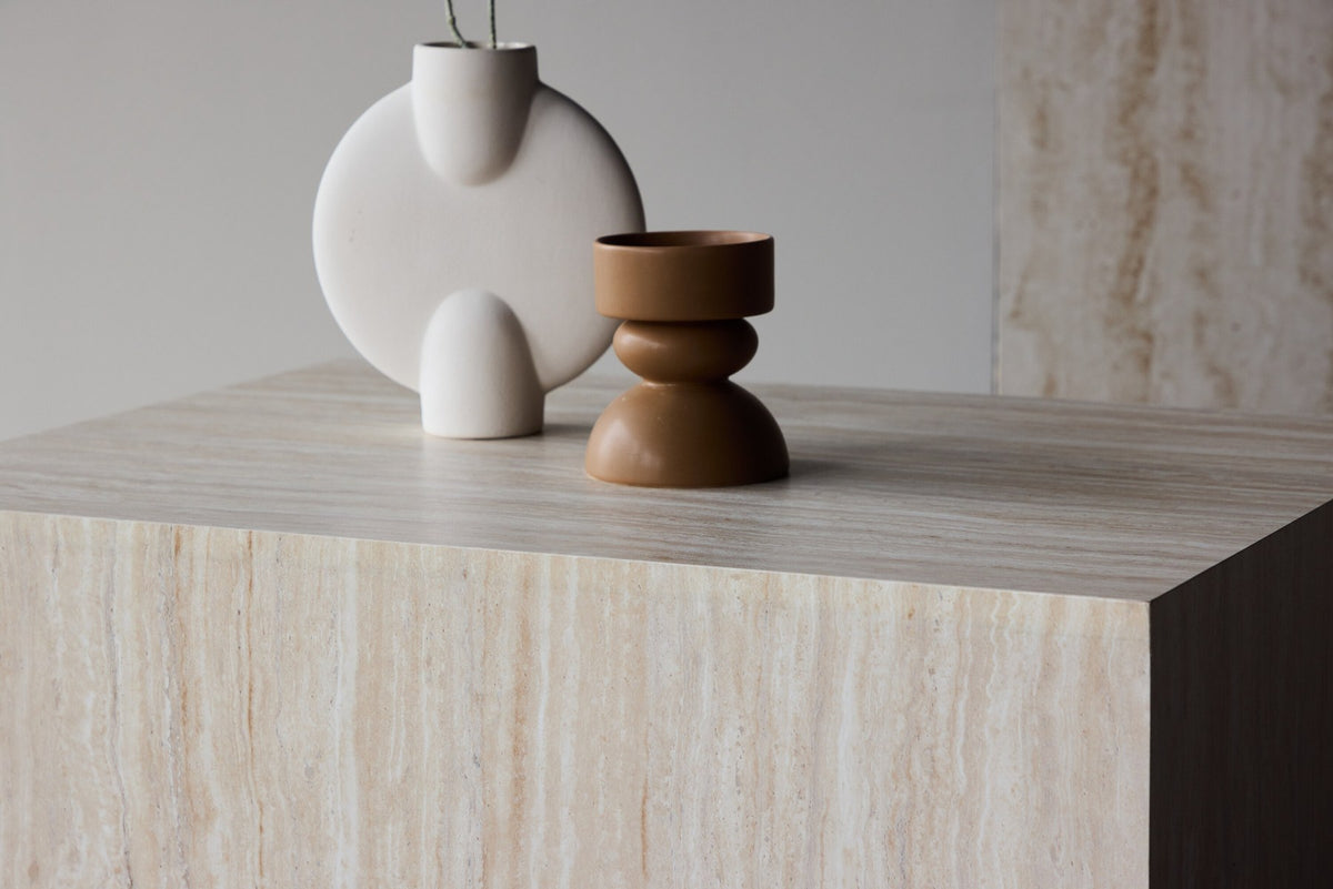 York Sofatisch in Beige präsentiert im Onlineshop von KAQTU Design AG. Beistelltisch ist von Venture Home