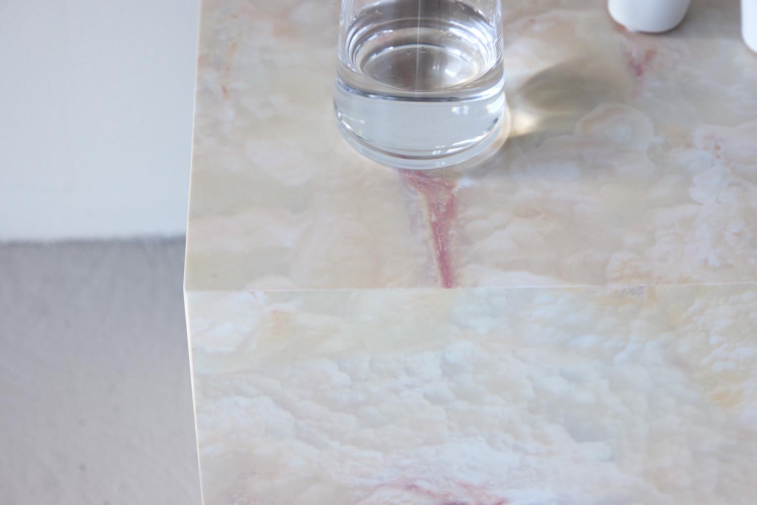 York Beistelltisch in Beige präsentiert im Onlineshop von KAQTU Design AG. Beistelltisch ist von Venture Home