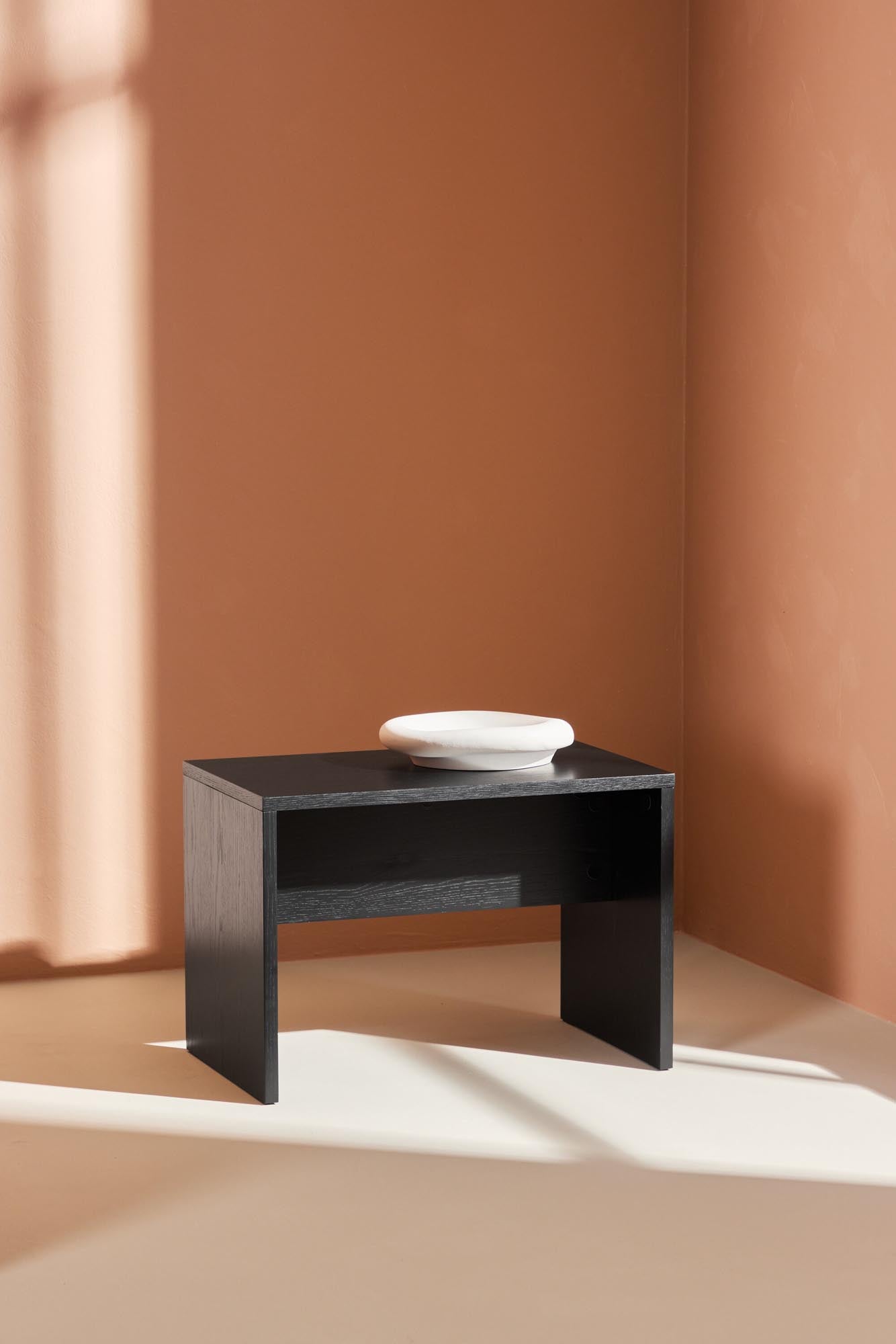 Moderner Juni Sofatisch von Venture Home, stilvolles Design, hochwertige Materialien, ideal für jedes Wohnzimmer.