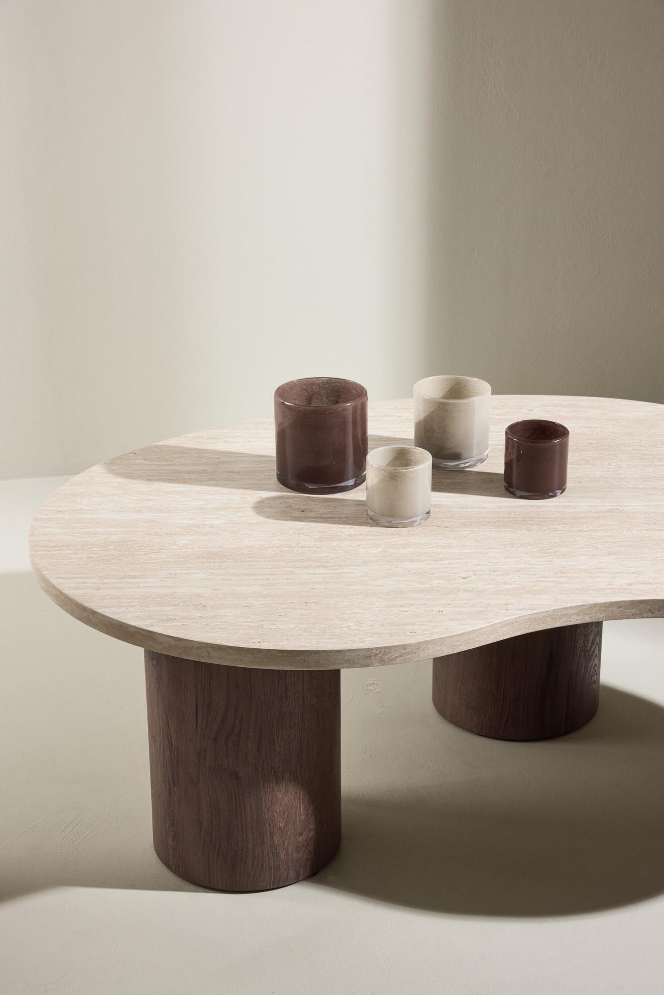 Eleganter Sofatisch Megg von Venture Home, 130x78 cm, modernes Design, robust und stilvoll, perfekt für Ihr Wohnzimmer.