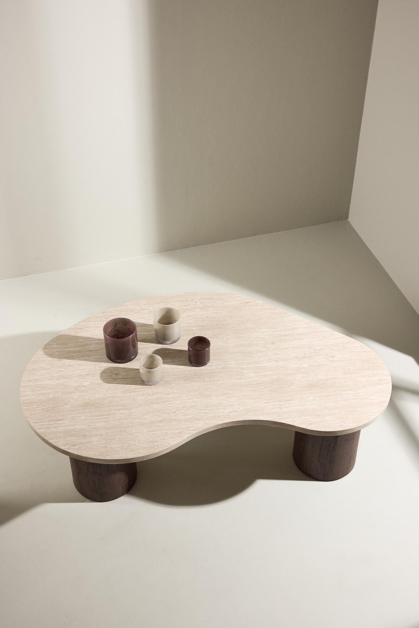 Eleganter Sofatisch Megg von Venture Home, 130x78 cm, modernes Design, robust und perfekt für stilvolle Wohnräume.