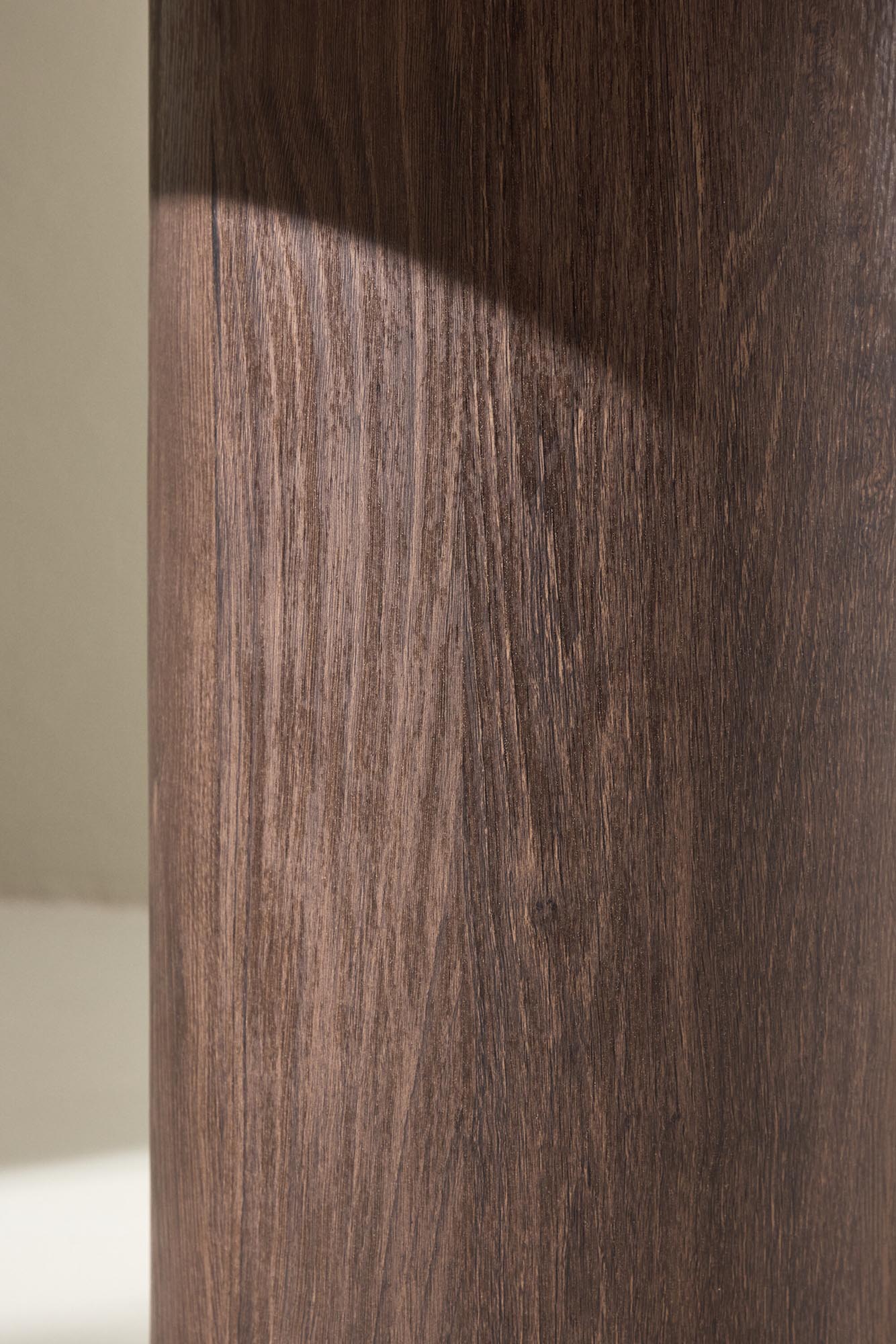 Eleganter Sofatisch Megg von Venture Home, ø50 cm, modernes Design, perfekt für Wohnzimmer, stilvoll und praktisch.