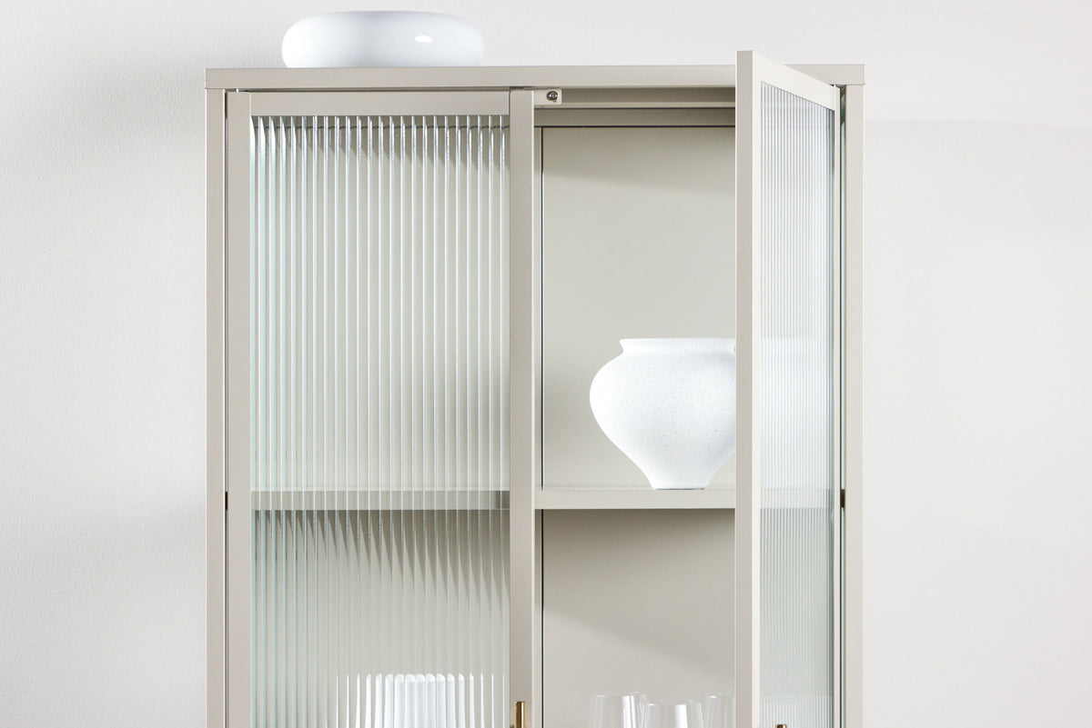 Garis Cabinet in Beige präsentiert im Onlineshop von KAQTU Design AG. Cabinet ist von Venture Home