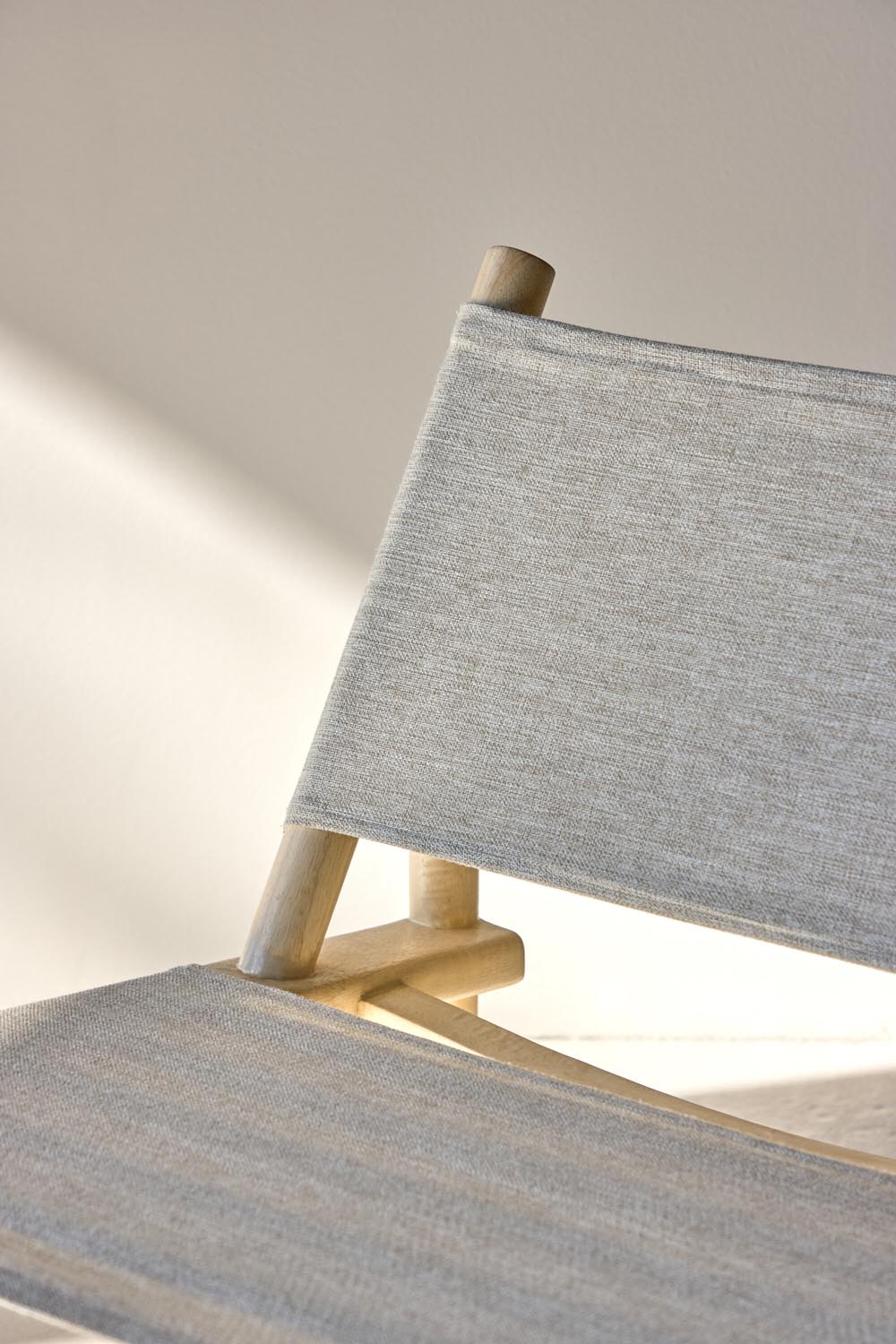 Millo Lounge Stuhl in Natur präsentiert im Onlineshop von KAQTU Design AG. Sessel ist von Venture Home