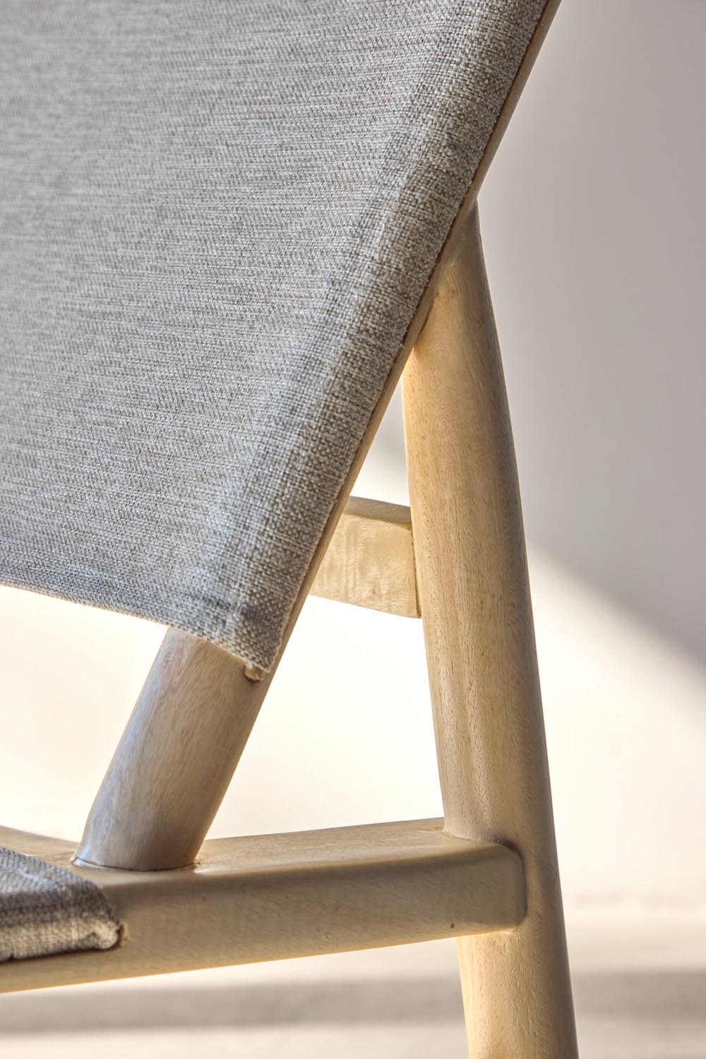 Millo Lounge Stuhl in Natur präsentiert im Onlineshop von KAQTU Design AG. Sessel ist von Venture Home