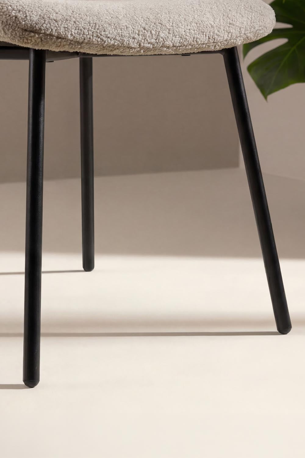 Linus Esszimmerstuhl in Beige präsentiert im Onlineshop von KAQTU Design AG. Gartenstuhl mit Armlehnen ist von Venture Home
