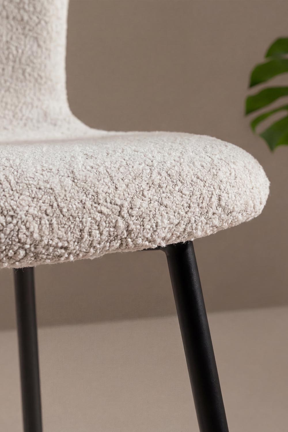 Linus Esszimmerstuhl in Beige präsentiert im Onlineshop von KAQTU Design AG. Gartenstuhl mit Armlehnen ist von Venture Home
