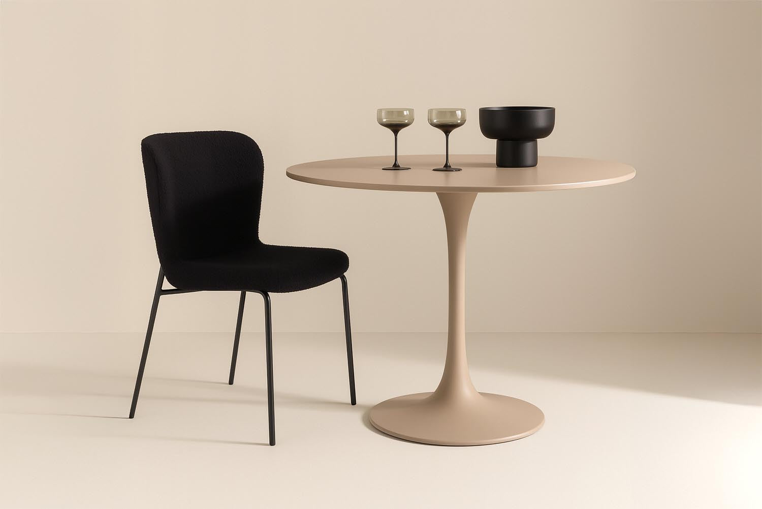 Glade Esstisch rund in Beige präsentiert im Onlineshop von KAQTU Design AG. Esstisch ist von Venture Home