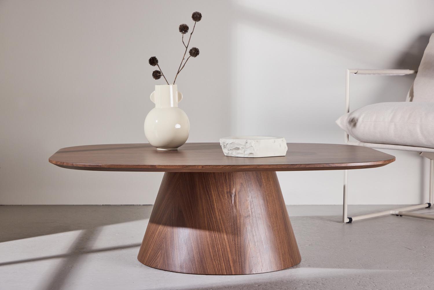 Lanzo Sofatisch in Mokka präsentiert im Onlineshop von KAQTU Design AG. Beistelltisch ist von Venture Home