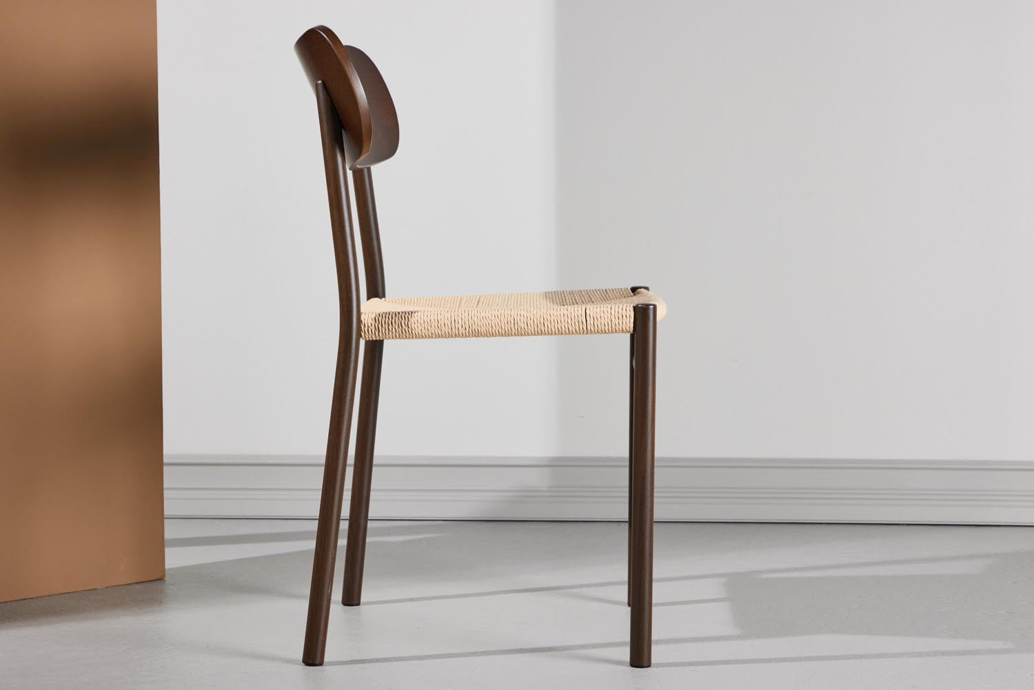 Polly Esszimmerstuhl in Mokka präsentiert im Onlineshop von KAQTU Design AG. Stuhl ist von Venture Home