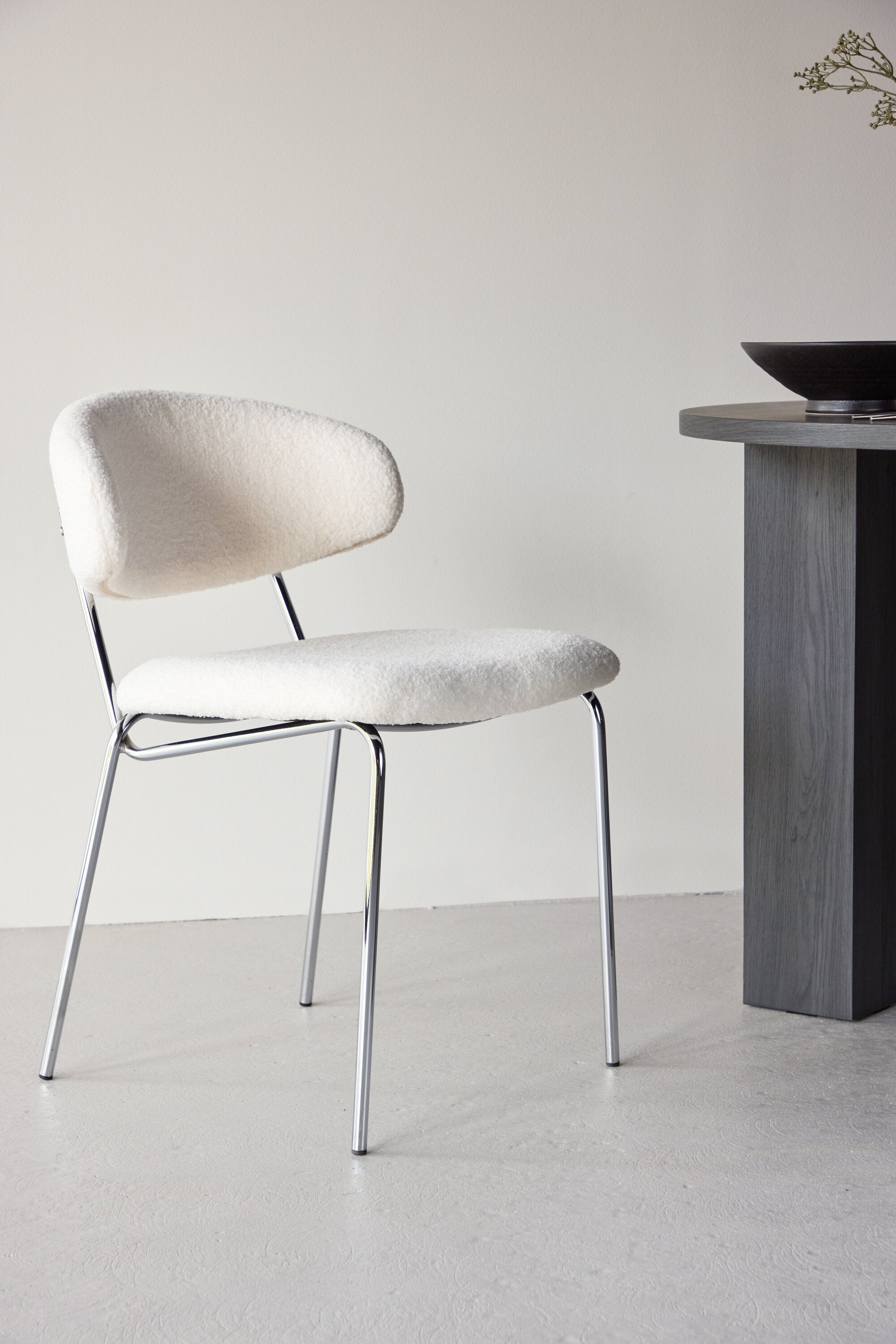 Chico Esszimmerstuhl in Weiß präsentiert im Onlineshop von KAQTU Design AG. Stuhl ist von Venture Home