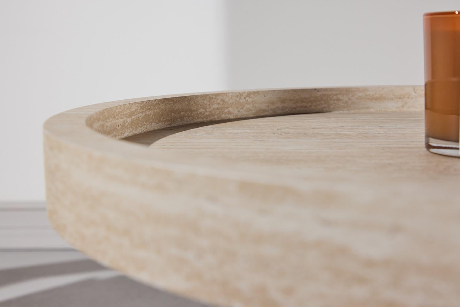 Krille Beistelltisch in Beige präsentiert im Onlineshop von KAQTU Design AG. Beistelltisch ist von Venture Home