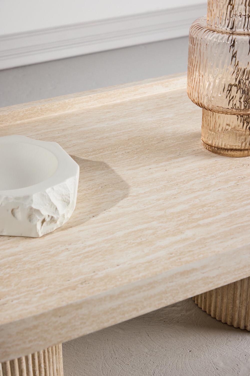 Krille Sofatisch in Beige präsentiert im Onlineshop von KAQTU Design AG. Beistelltisch ist von Venture Home