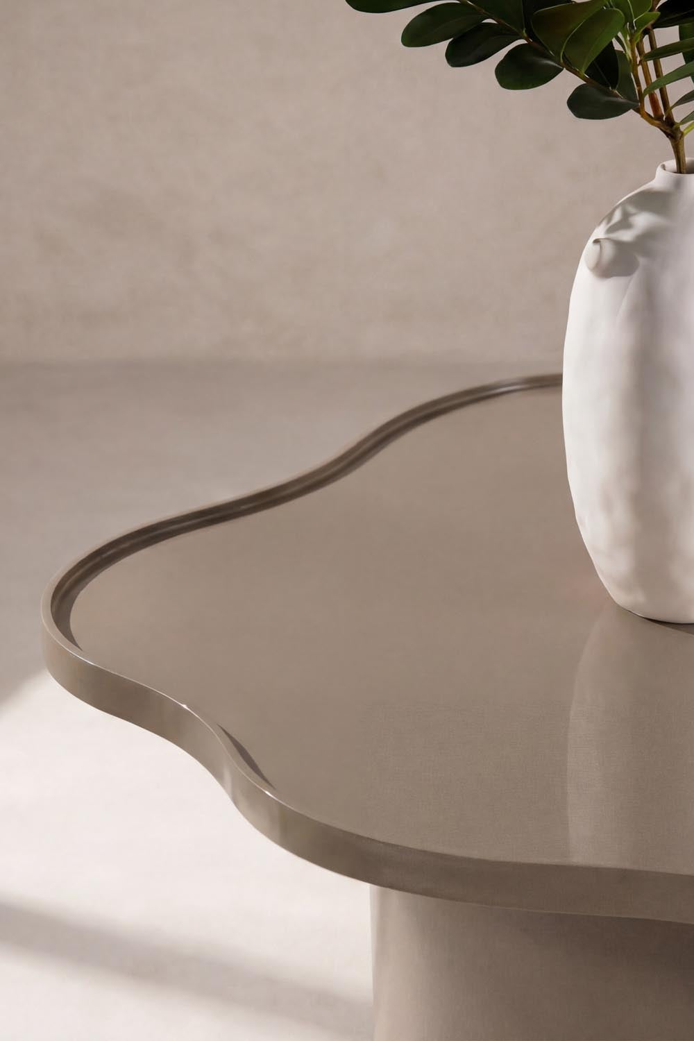 Ilse Couchtisch in Braun präsentiert im Onlineshop von KAQTU Design AG. Beistelltisch ist von Venture Home