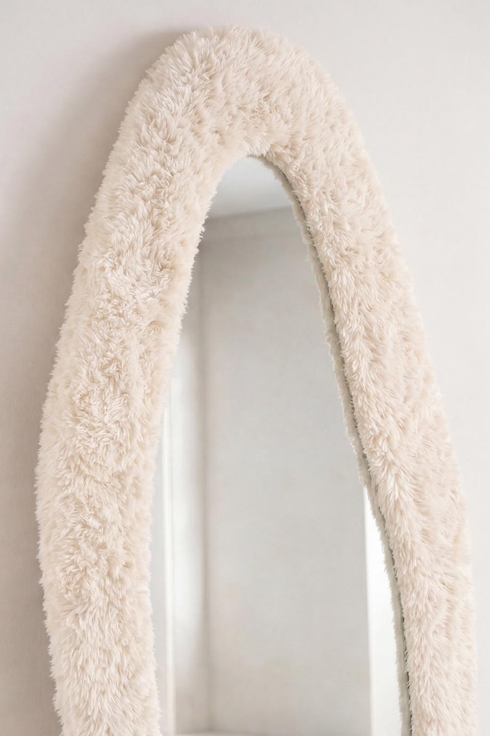 Mirza Large Mirror in Beige präsentiert im Onlineshop von KAQTU Design AG. Spiegel ist von Venture Home