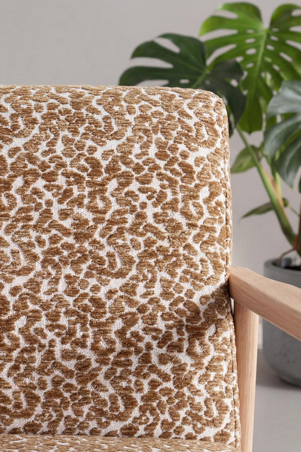 Runbert Loungestuhl in Braun präsentiert im Onlineshop von KAQTU Design AG. Outdoor-Sessel ist von Venture Home